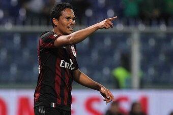 GENOA, ITALY - APRIL 17:  Carlos Bacca of AC Milan celebrates after scoring the opening goal during the Serie A match between UC Sampdoria and AC Milan at Stadio Luigi Ferraris on April 17, 2016 in Genoa, Italy.  (Photo by Marco Luzzani/Getty Images)