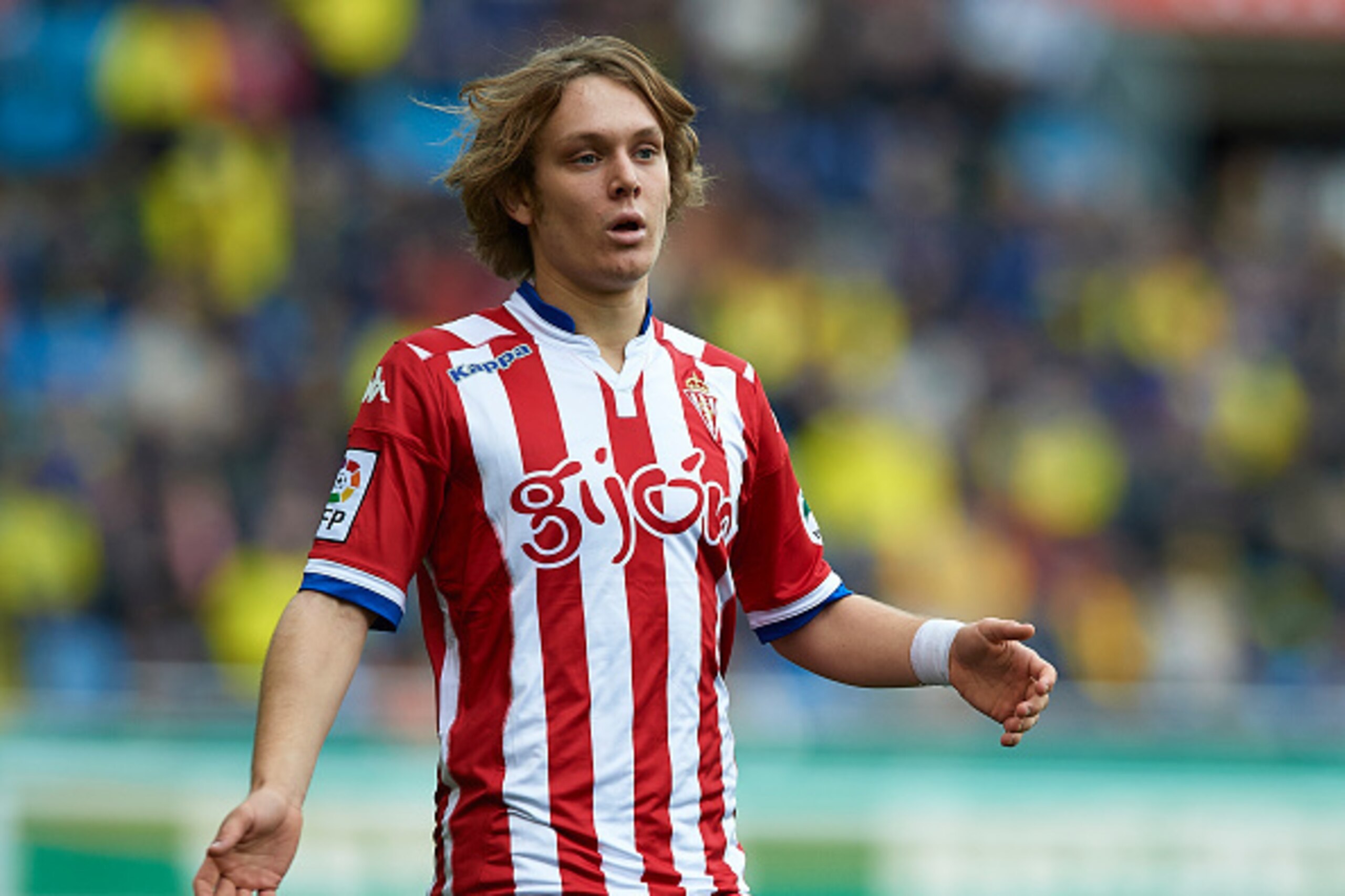 VILLARREAL, SPAIN - JANUARY 10:  Alen Halilovic of Sporting de Gijon looks on during the La Liga match between Villarreal CF and Real Sporting de Gijon at El Madrigal on January 10, 2016 in Villarreal, Spain.  (Photo by Manuel Queimadelos Alonso/Getty Ima