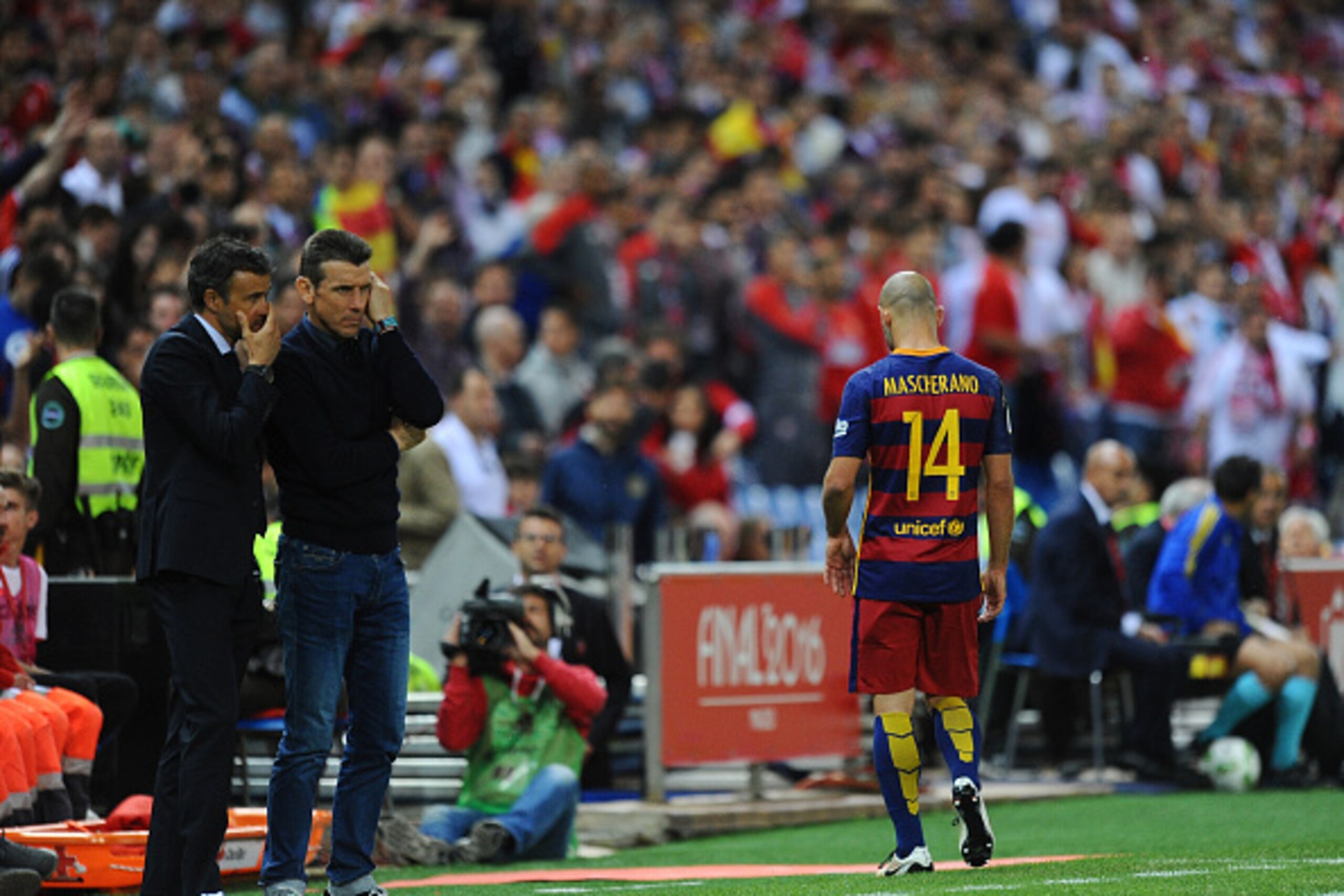 MADRID, SPAIN - MAY 22:  Javier Mascherano of FC Barcelona leaves the field after he was handed a red card by referee Carlos del Cerro Grande during the Copa del Rey Final between Barcelona and Sevilla at Vicente Calderon Stadium    on May 22, 2016 in Mad
