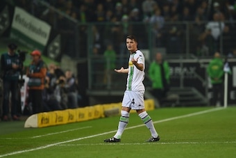 Moenchengladbach's Swiss midfielder Granit Xhaka is sent off during the German first division Bundesliga football match Borussia Moenchengladbach vs SV Darmstadt in Moenchengladbach, western Germany on December 20, 2015.  / AFP / PATRIK STOLLARZ / RESTRIC