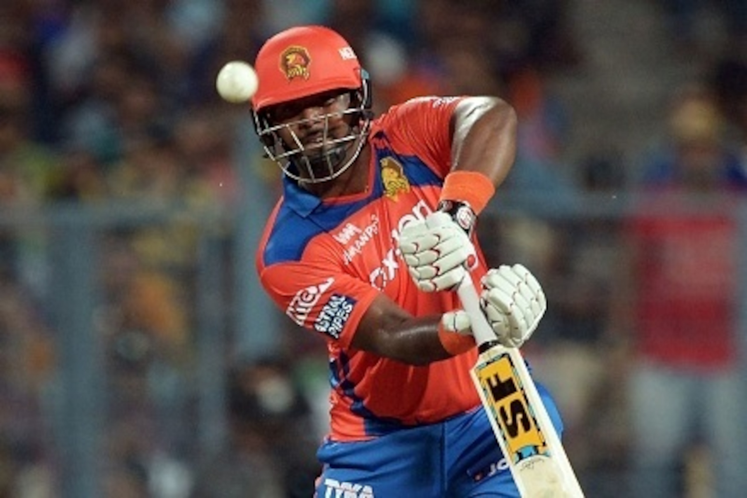 Gujarat Lions Dwayne Smith plays a shot during the 2016 Indian Premier League (IPL) Twenty20 cricket match between Kolkata Knight Riders and Gujarat Lions at the Eden Gardens Cricket Stadium in Kolkata on May 8, 2016. / AFP / Dibyangshu SARKAR (Pho Gujarat Lions Dwayne Smith plays a shot during the 2016 Indian Premier League (IPL) Twenty20 cricket match between Kolkata Knight Riders and Gujarat Lions at the Eden Gardens Cricket Stadium in Kolkata on May 8, 2016. / AFP / Dibyangshu SARKAR (Pho