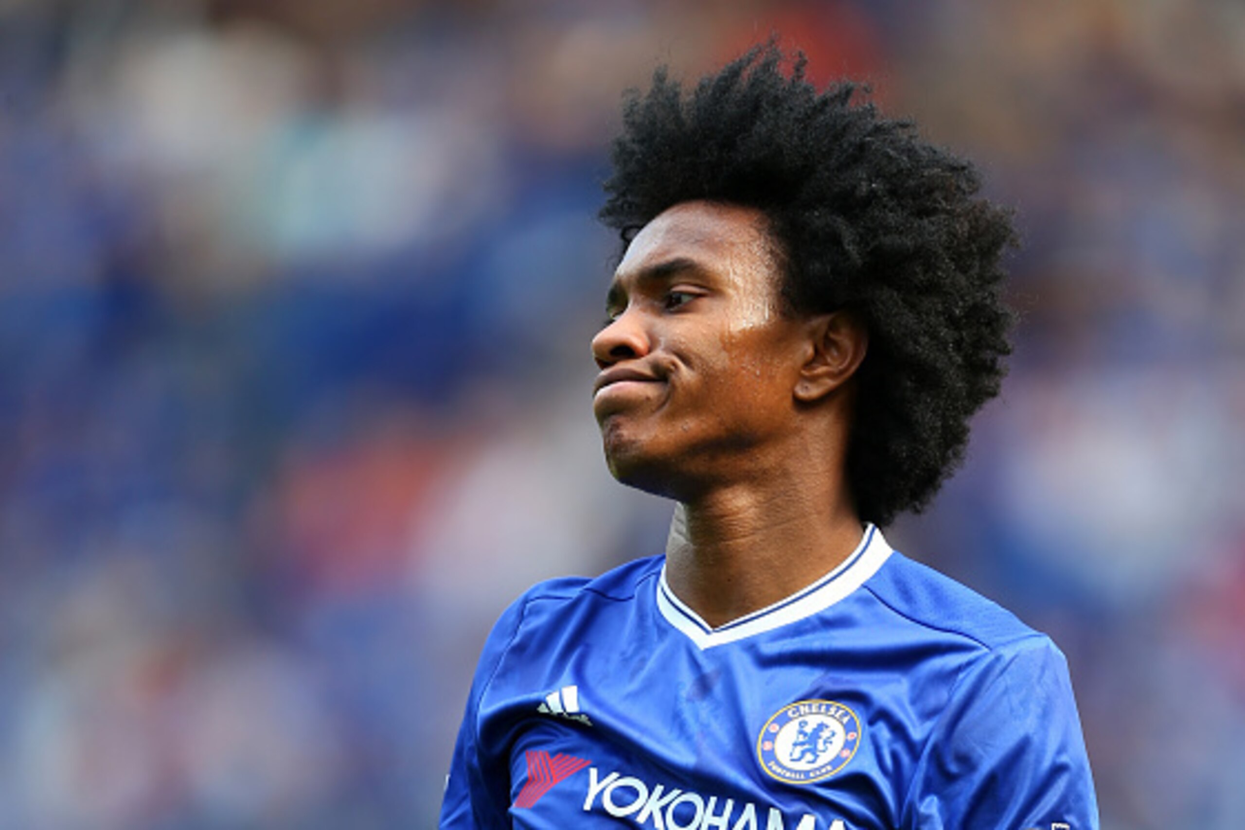 LONDON, ENGLAND - MAY 15: Willian of Chelsea during the Barclays Premier League match between Chelsea and Leicester City at Stamford Bridge on May 15, 2016 in London, England. (Photo by Catherine Ivill - AMA/Getty Images)