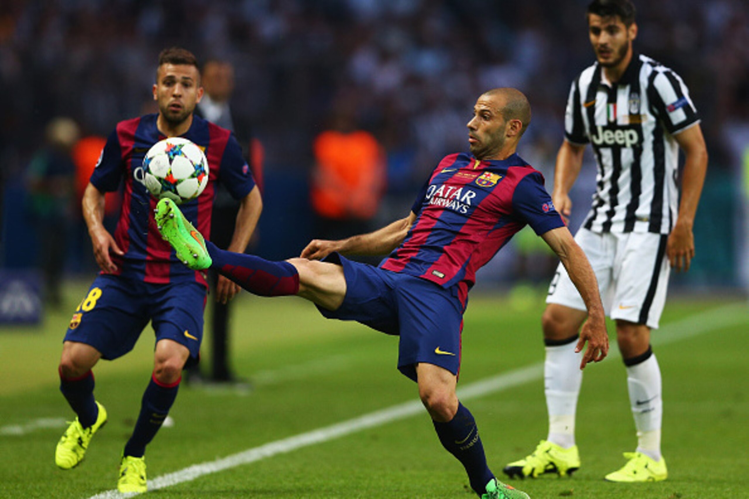 BERLIN, GERMANY - JUNE 06: Javier Mascherano of Barcelona controls the ball during the UEFA Champions League Final between Juventus and FC Barcelona at Olympiastadion on June 6, 2015 in Berlin, Germany.  (Photo by Paul Gilham/Getty Images)
