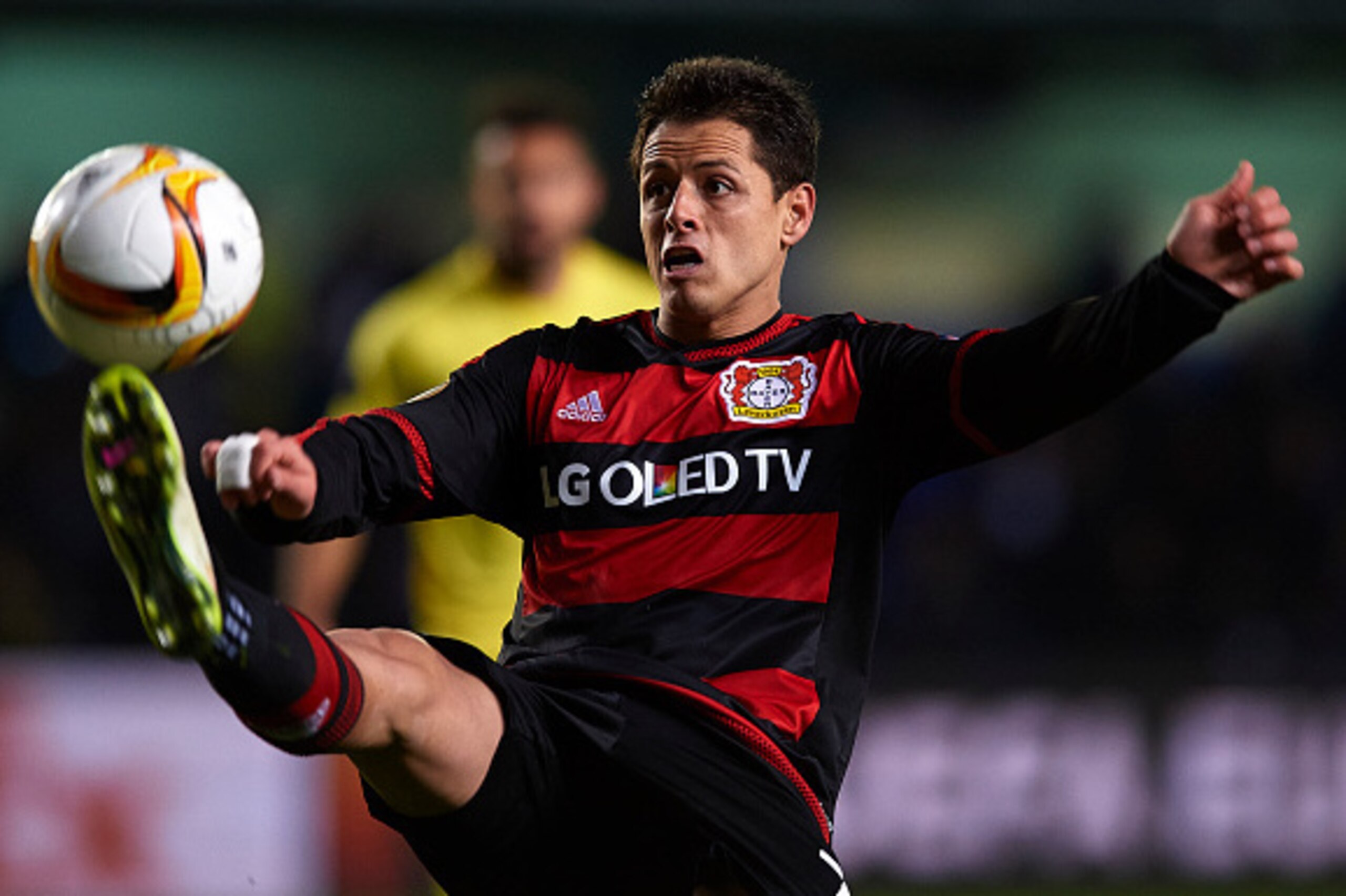 VILLARREAL, SPAIN - MARCH 10:  Javier 'Chicharito' Hernandez of Bayer Leverkusen controls the ball during the UEFA Europa League Round of 16 first leg match between Villarreal and Bayer Leverkusen at El Madrigal Stadium on March 10, 2016 in Villarreal, Sp