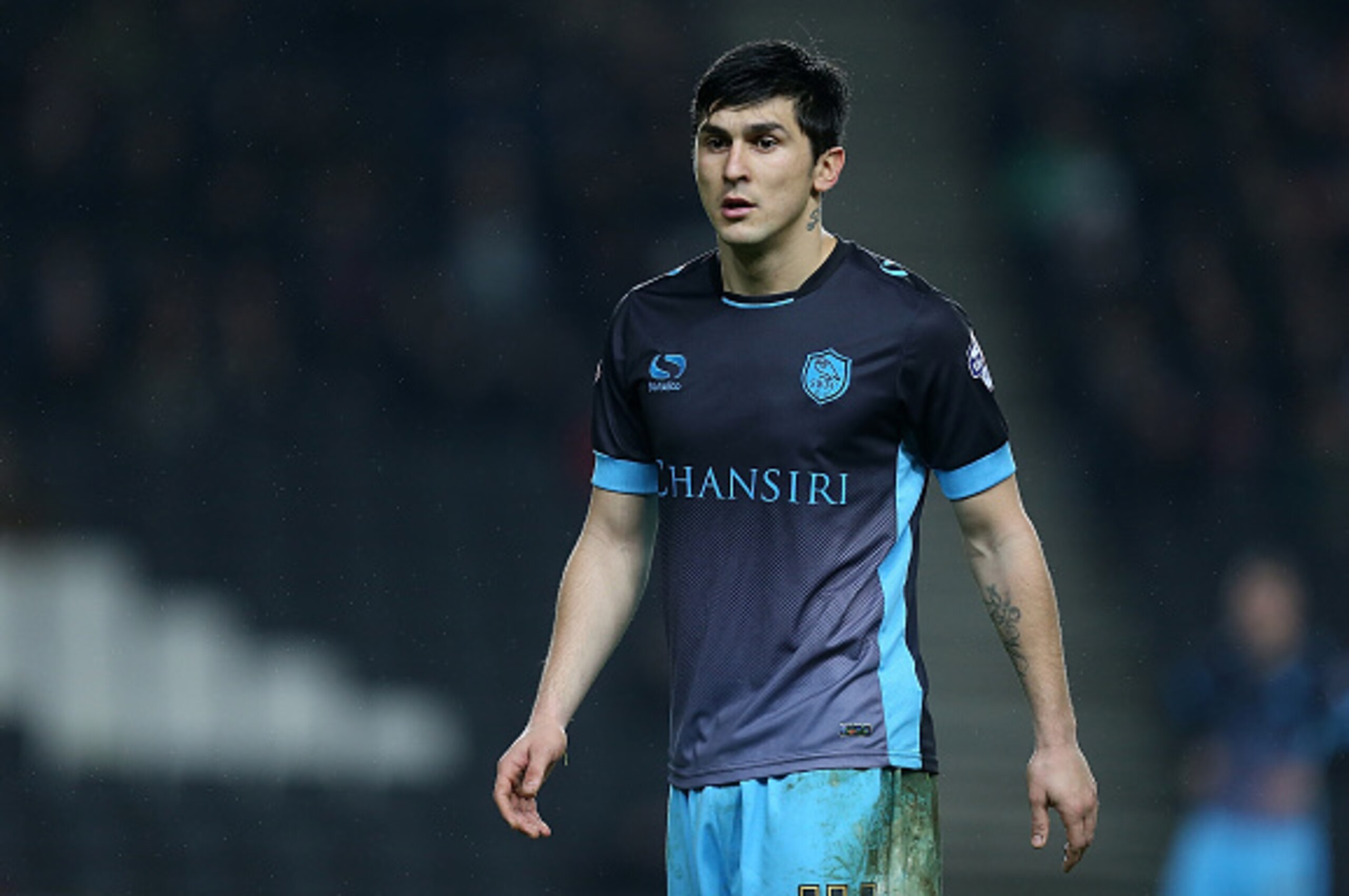 MILTON KEYNES, ENGLAND - DECEMBER 15:  Fernando Forestieri of Sheffield Wednesday in action during the Sky Bet Championship match between Milton Keynes Dons and Sheffield Wednesday at stadium:mk on December 15, 2015 in Milton Keynes, United Kingdom.  (Pho
