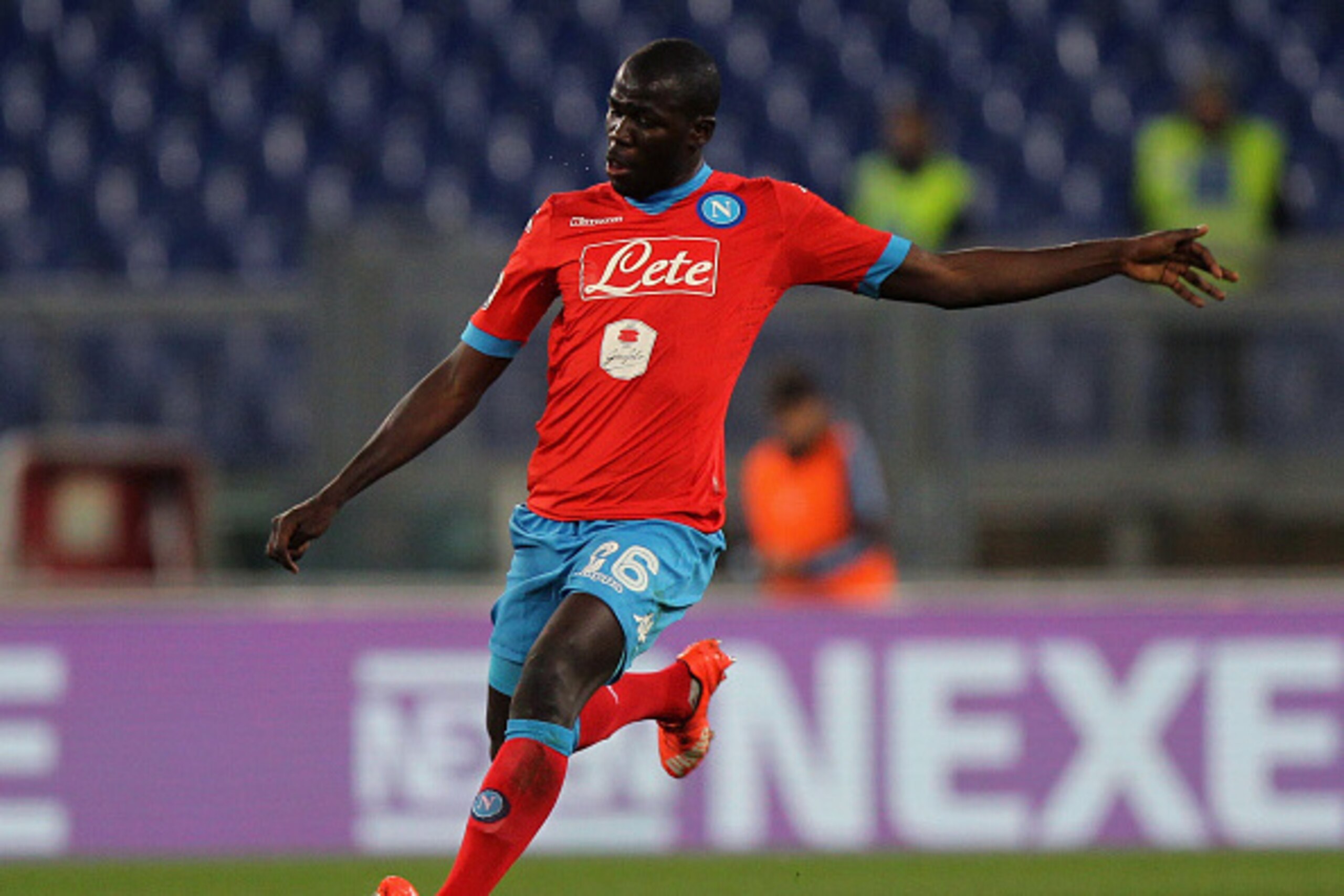ROME, ITALY - FEBRUARY 03:  Kalidou Koulibaly of SSC Napoli in action during the Serie A match between SS Lazio and SSC Napoli at Stadio Olimpico on February 3, 2016 in Rome, Italy.  (Photo by Paolo Bruno/Getty Images)