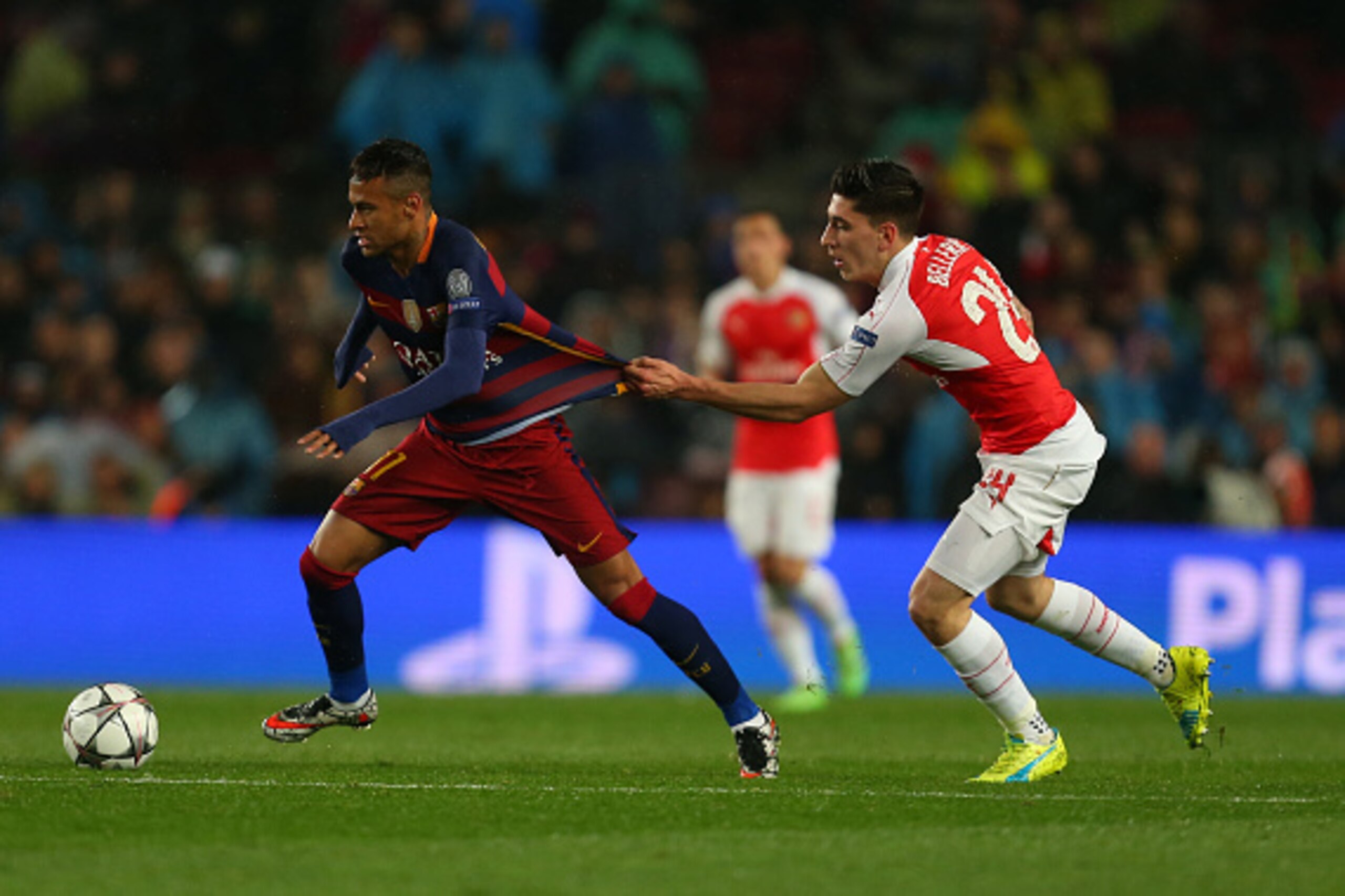 BARCELONA, SPAIN - MARCH 16:  Hector Bellerin of Arsenal pulls the shirt of Neymar of FC Barcelona during the UEFA Champions League match between FC Barcelona and Arsenal at Camp Nou on March 16, 2016 in Barcelona, Spain.  (Photo by Catherine Ivill - AMA/
