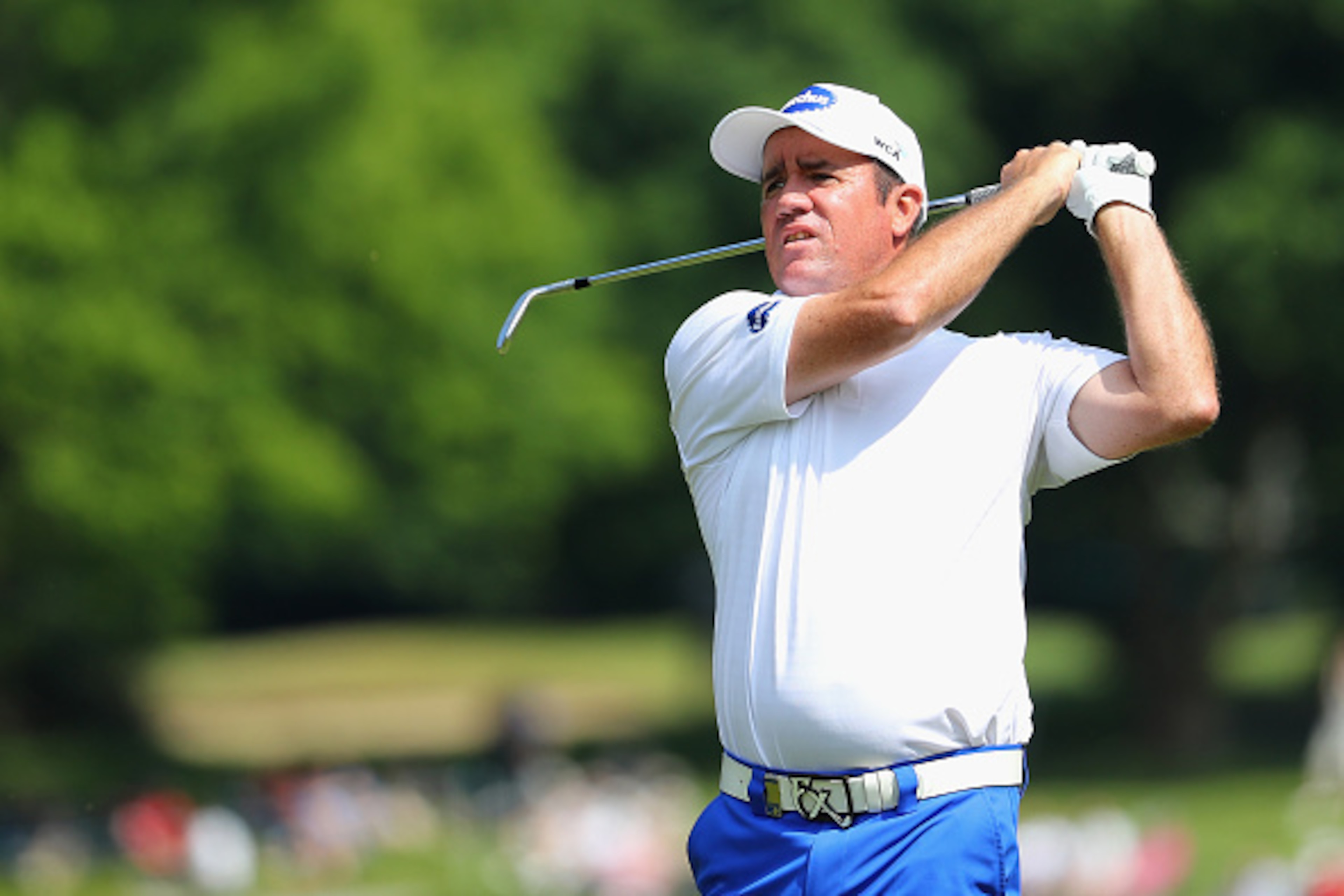 VIRGINIA WATER, ENGLAND - MAY 27:  Scott Hend of Australia hits an approach during day two of the BMW PGA Championship at Wentworth on May 27, 2016 in Virginia Water, England.  (Photo by Richard Heathcote/Getty Images)