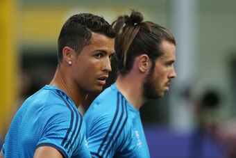 MILAN, ITALY - May 27 : Cristiano Ronaldo and Gareth Bale of Real Madrid   during the Real Madrid training session ahead of the UEFA Champions League Final at Stadio Giuseppe Meazza on May 27, 2016 in Milan, Italy. (Photo by Matthew Ashton - AMA/Getty Ima