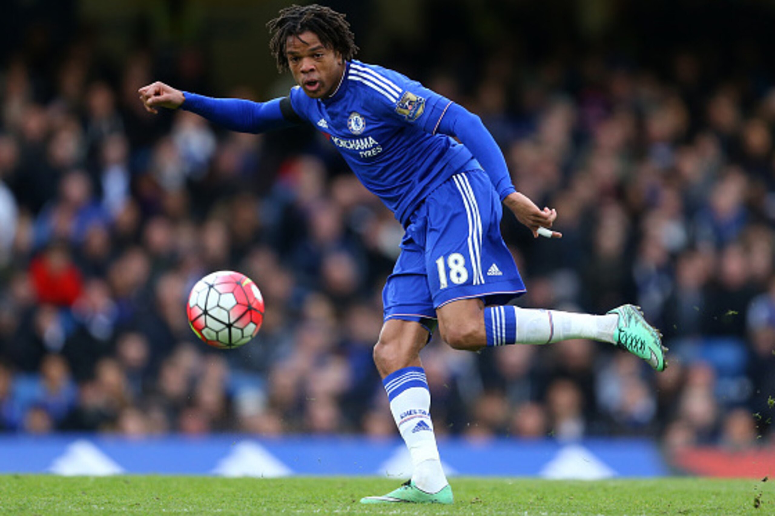 LONDON, ENGLAND - MARCH 19 :  Loic Remy of Chelsea during the Barclays Premier League match between Chelsea and West Ham United at Stamford Bridge on March 19, 2016 in London, England.  (Photo by Catherine Ivill - AMA/Getty Images)