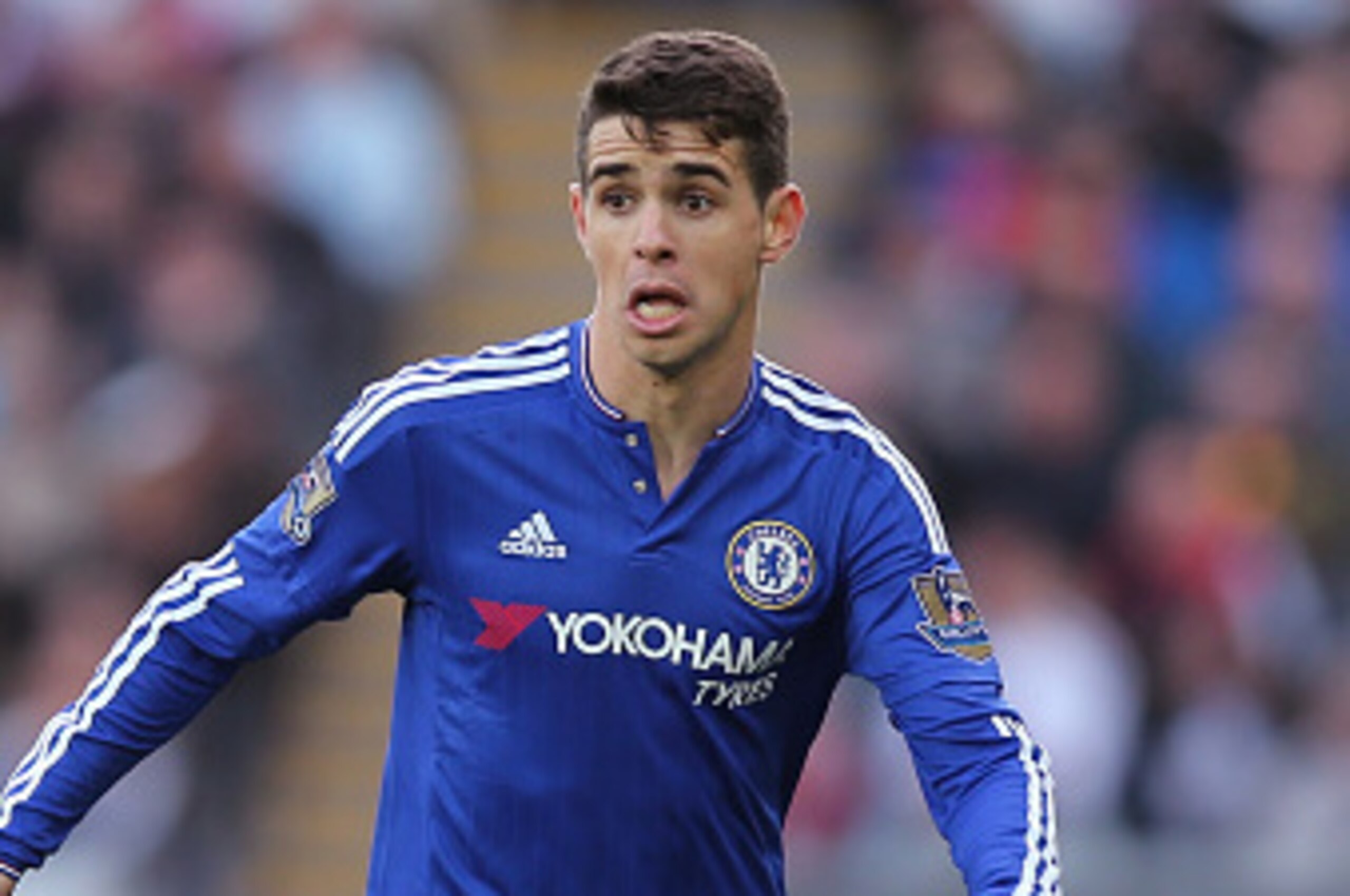 SWANSEA, WALES - APRIL 09:  Oscar of Chelsea during the Barclays Premier League match between Swansea City and Chelsea at the Liberty Stadium on April 9, 2016 in Swansea, Wales  (Photo by Alex Morton/Getty Images)