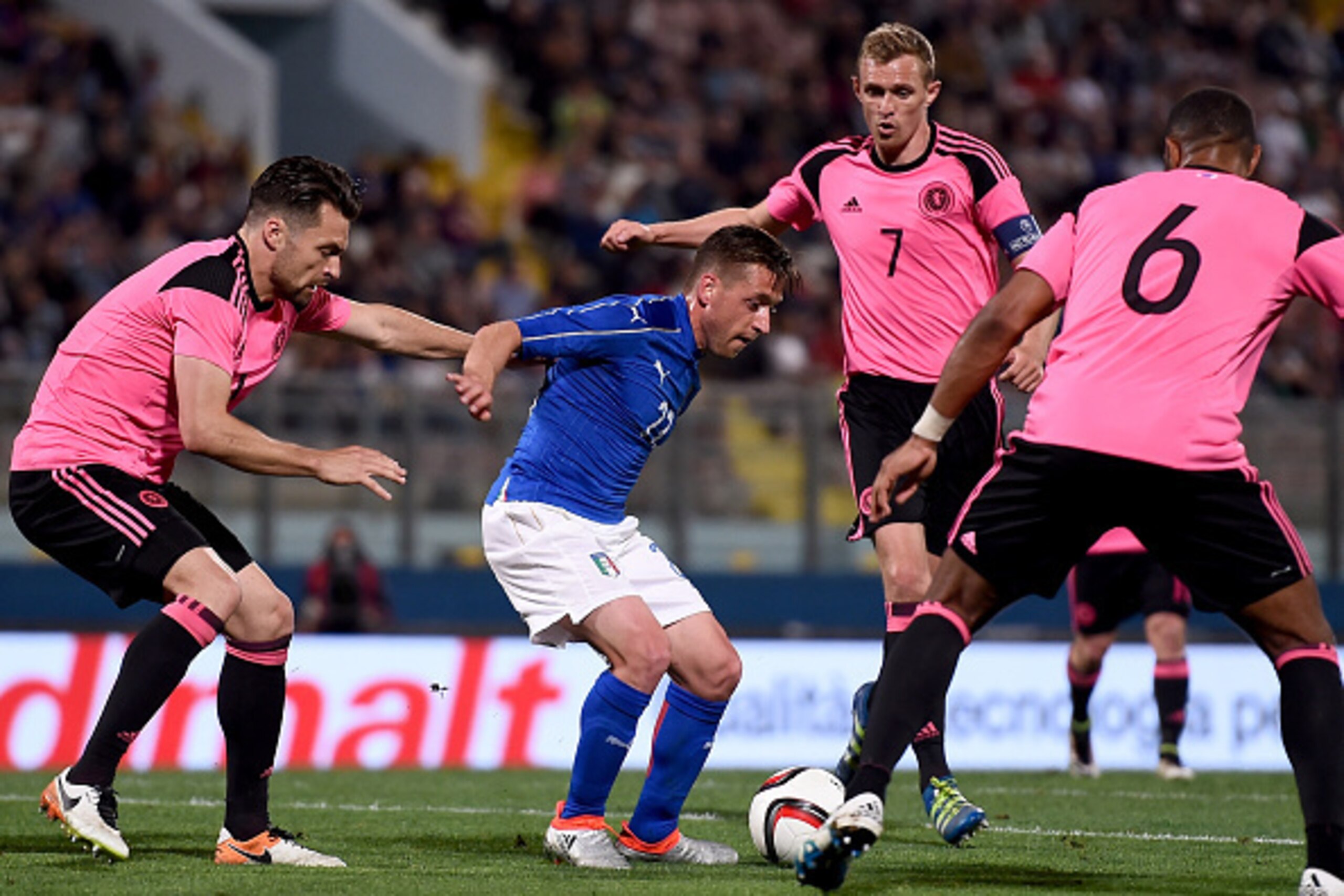 MALTA, MALTA - MAY 29:  Emanuele Giaccherini of Italy in action during the international friendly between Italy and Scotland on May 29, 2016 in Malta, Malta.  (Photo by Claudio Villa/Getty Images)