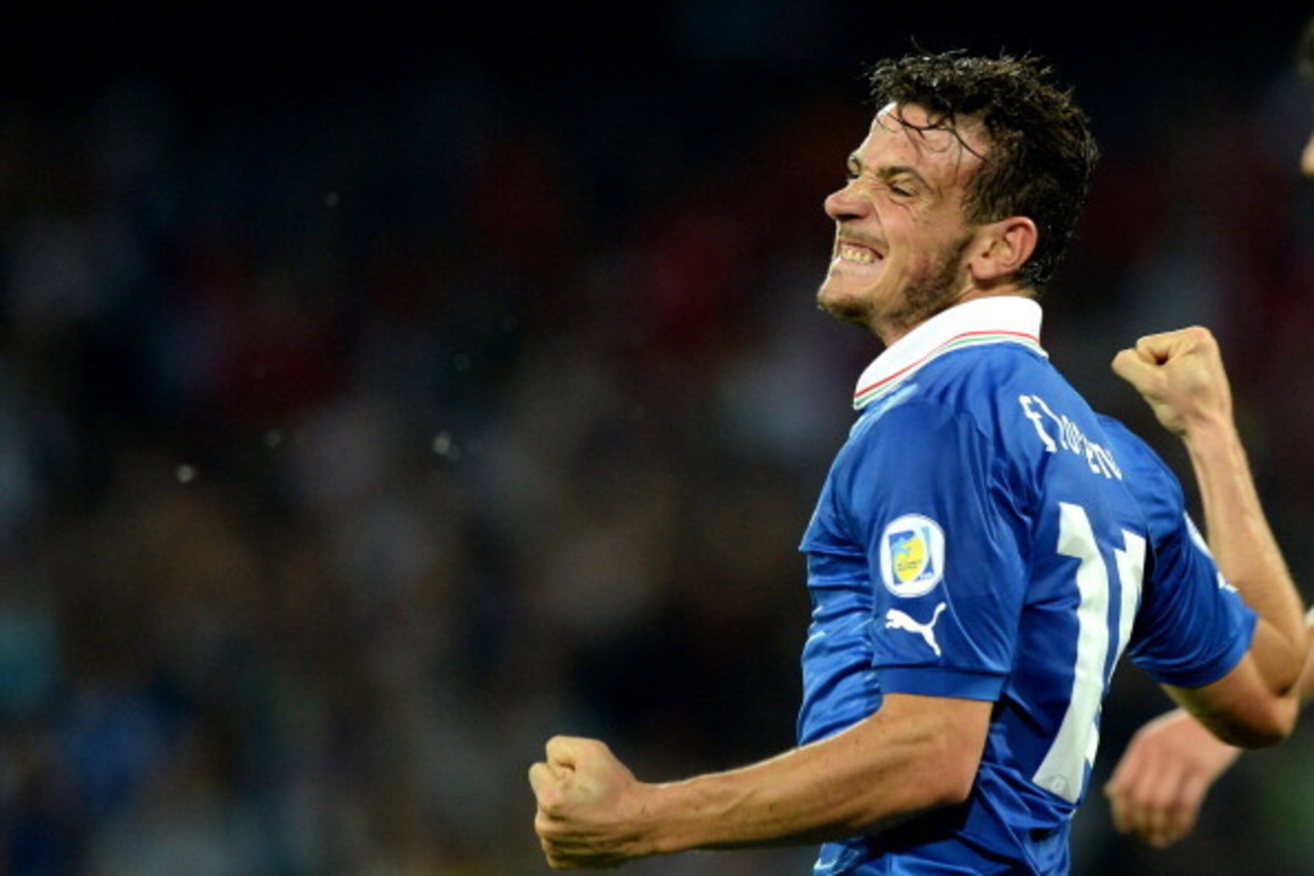 NAPLES, ITALY - OCTOBER 15:  Alessandro Florenzi of Italy celebrates scoring the first goal during the FIFA 2014 World Cup qualifier group B match between Italy and Armenia at Stadio San Paolo on October 15, 2013 in Naples, Italy.  (Photo by Claudio Villa