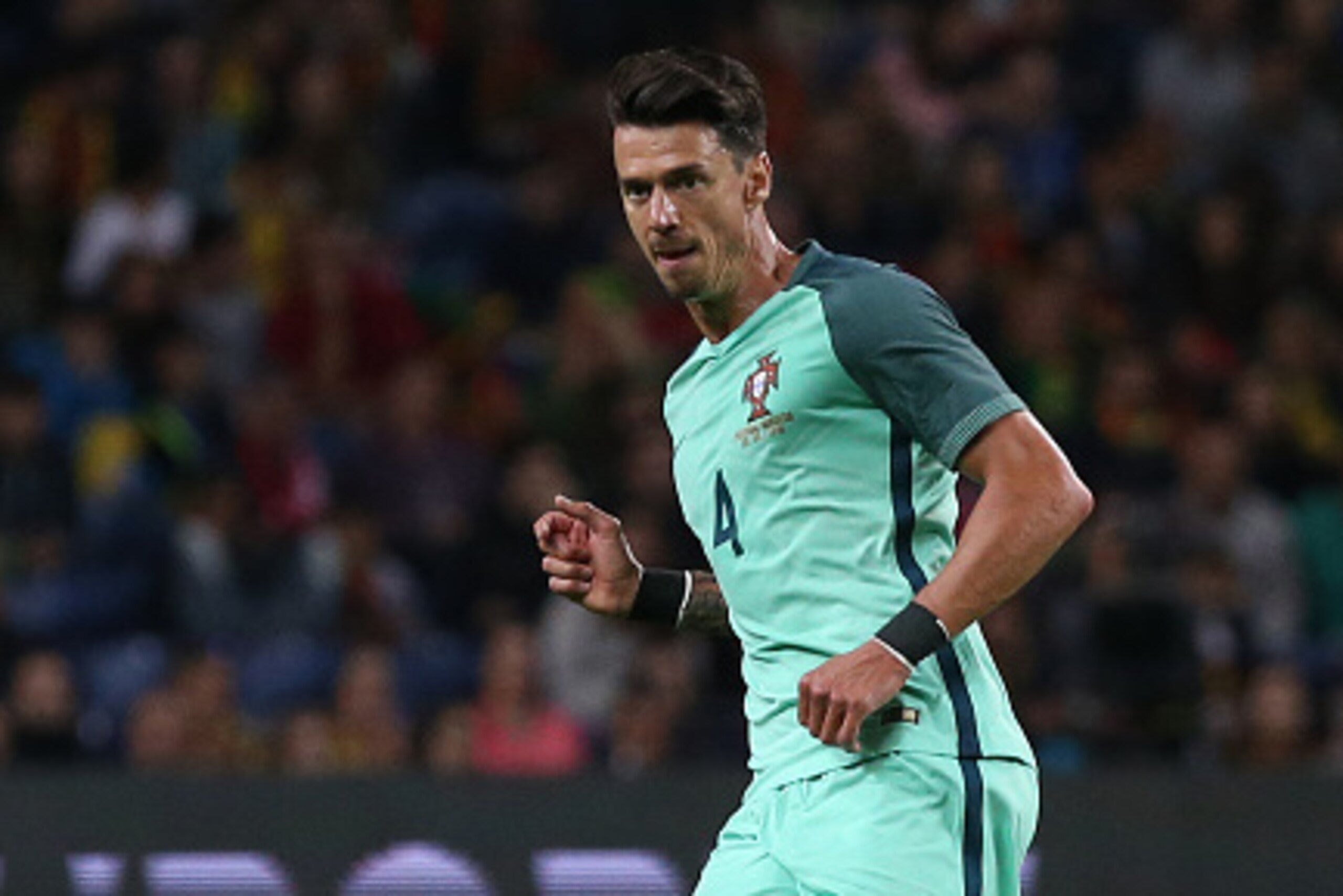 PORTO, PORTUGAL - MAY 29: Portugal defender Jose Fonte in action during the International Friendly match between Portugal and Norway at Estadio do Dragao on May 29, 2016 in Porto, Portugal. (Photo by Gualter Fatia/Getty Images) PORTO, PORTUGAL - MAY 29: Portugal defender Jose Fonte in action during the International Friendly match between Portugal and Norway at Estadio do Dragao on May 29, 2016 in Porto, Portugal. (Photo by Gualter Fatia/Getty Images)
