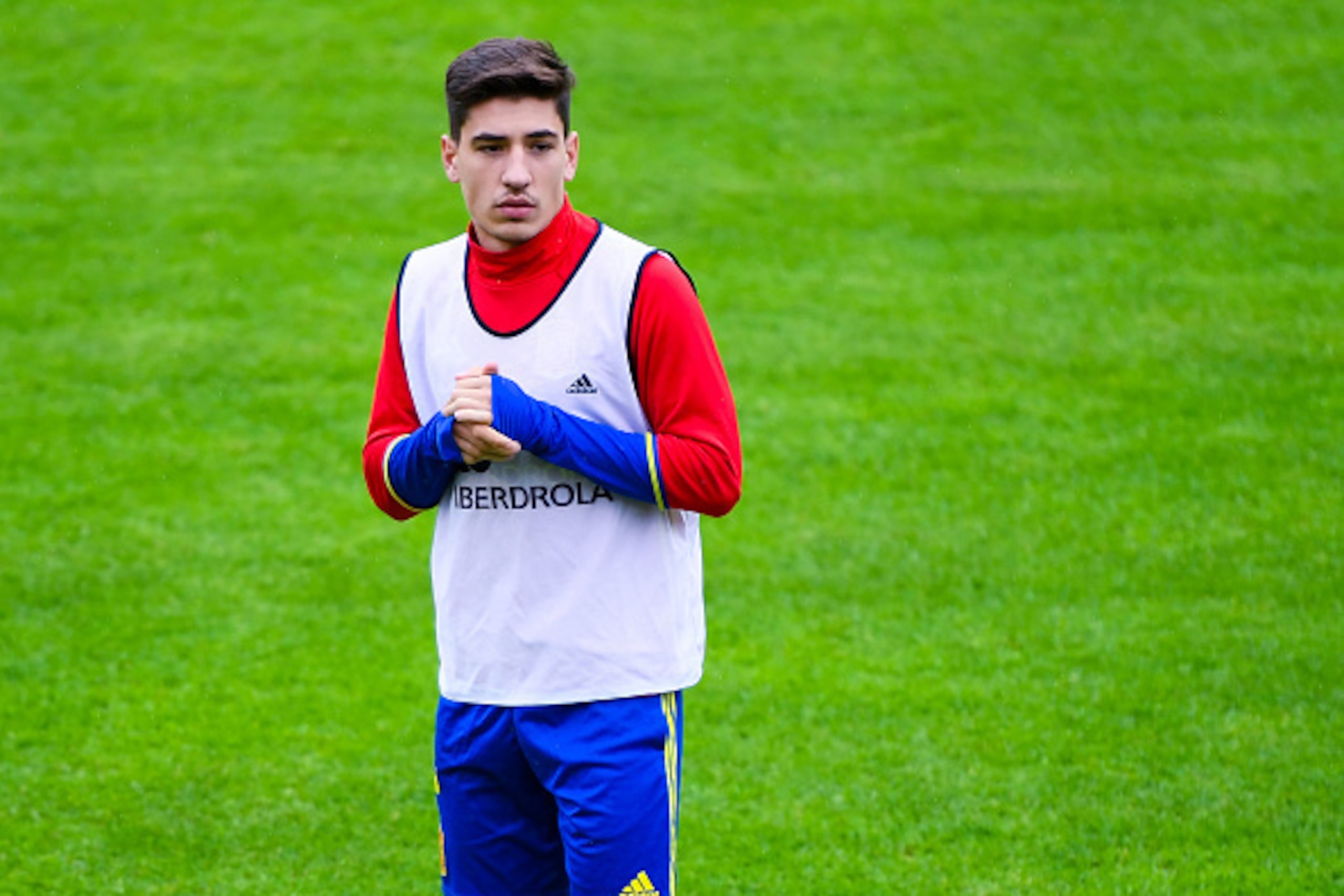 SCHRUNS, AUSTRIA - MAY 30:  Hector Bellerin of Spain looks on during a training session on May 30, 2016 in Schruns, Austria.  (Photo by David Ramos/Getty Images)