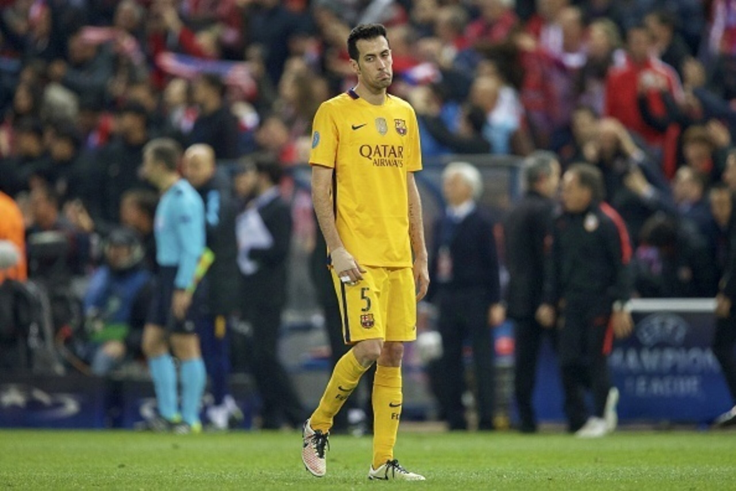 Sergio Busquets of FC Barcelona during the UEFA Champions League quarter-final match between  Atletico Madrid and FC Barcelona on April 13, 2016 at the Vicente Calderon stadium in Madrid, Spain.(Photo by VI Images via Getty Images)