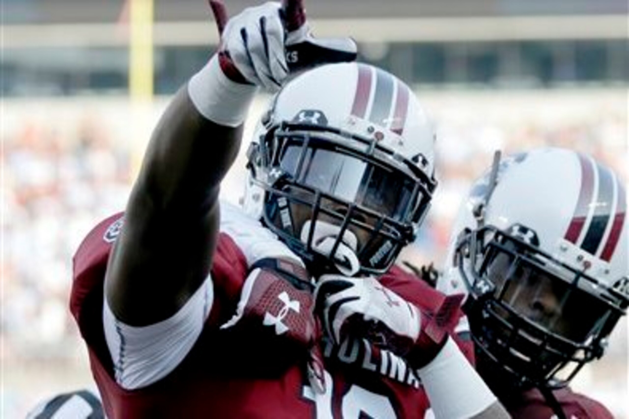 South Carolina LB Skai Moore