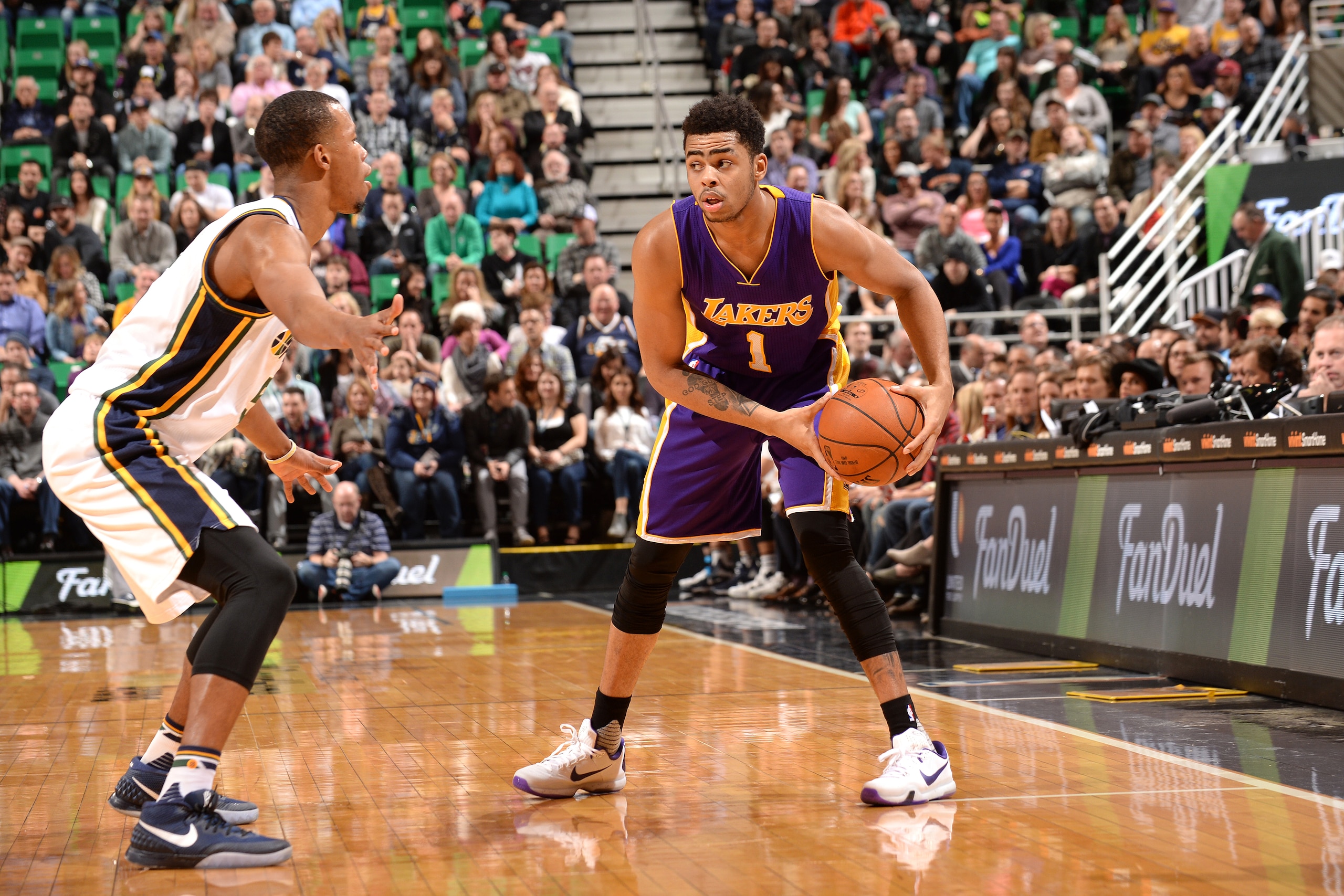 SALT LAKE CITY, UT - JANUARY 16: D'Angelo Russell #1 of the Los Angeles Lakers handles the ball during the game against the Utah Jazz on January 16, 2016 at EnergySolutions Arena in Salt Lake City, Utah. NOTE TO USER: User expressly acknowledges and agree