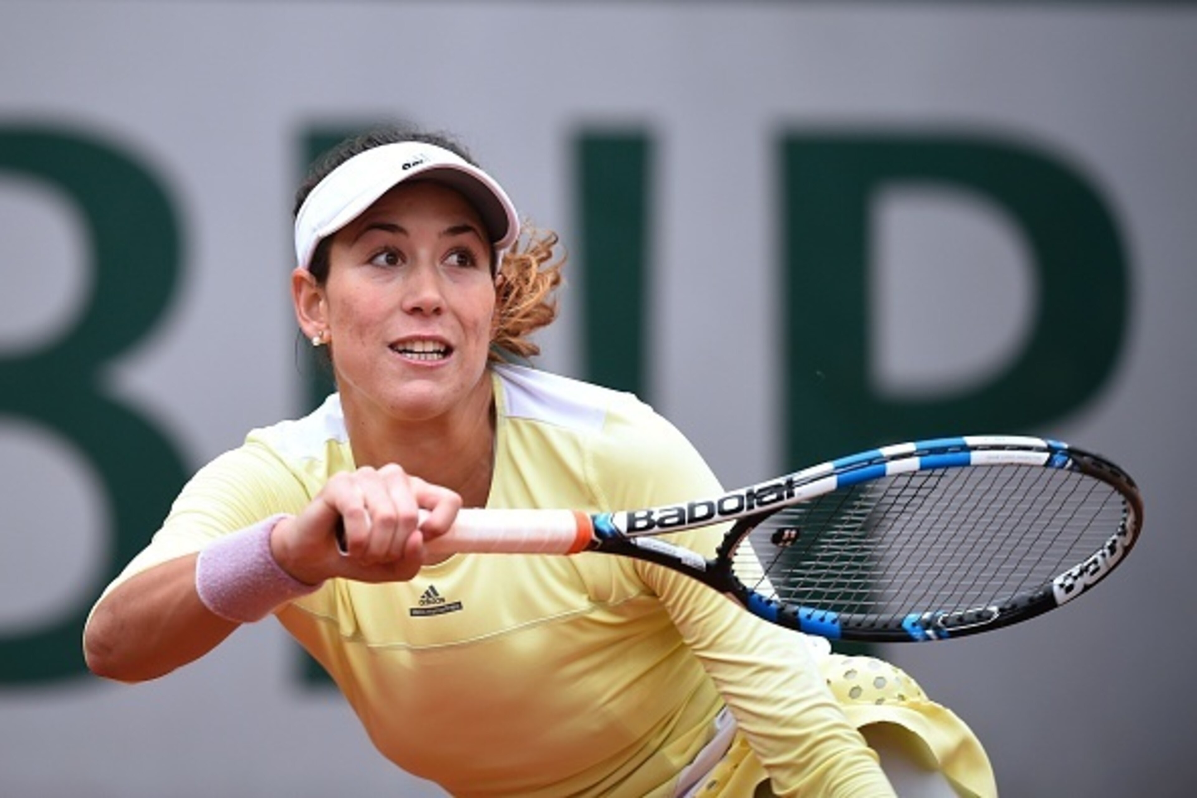 Spain's Garbine Muguruza returns the ball to Australia's Samantha Stosur during their women's semi-final match at the Roland Garros 2016 French Tennis Open in Paris on June 3, 2016. / AFP / Eric FEFERBERG (Photo credit should read ERIC FEFERBERG/AF Spain's Garbine Muguruza returns the ball to Australia's Samantha Stosur during their women's semi-final match at the Roland Garros 2016 French Tennis Open in Paris on June 3, 2016. / AFP / Eric FEFERBERG (Photo credit should read ERIC FEFERBERG/AF