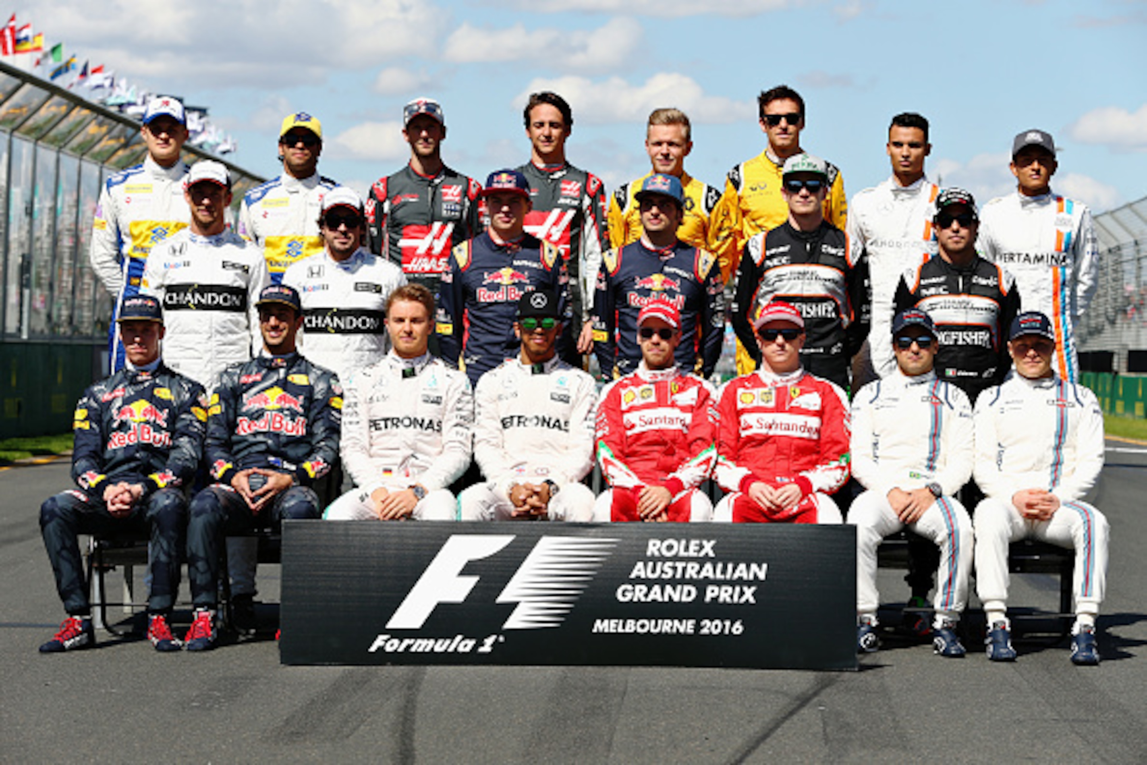 MELBOURNE, AUSTRALIA - MARCH 20: The class of 2016 F1 Drivers photo on the grid ahead of the Australian Formula One Grand Prix at Albert Park on March 20, 2016 in Melbourne, Australia.  (Photo by Robert Cianflone/Getty Images)
