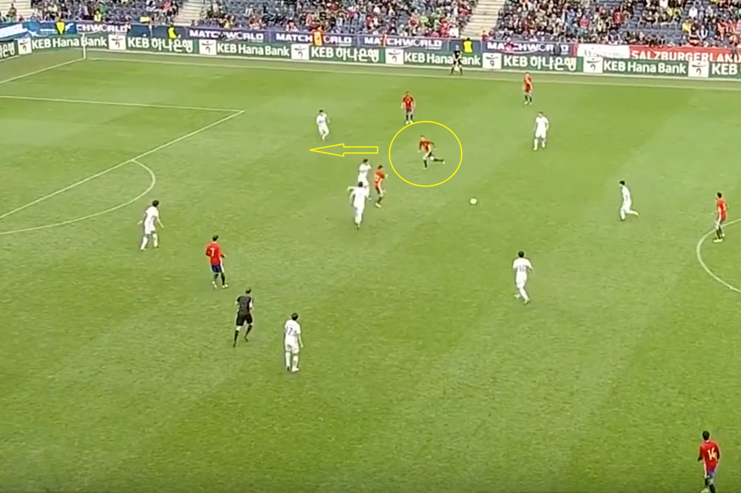 Aduriz creates Spain's sixth goal with gambling run.
