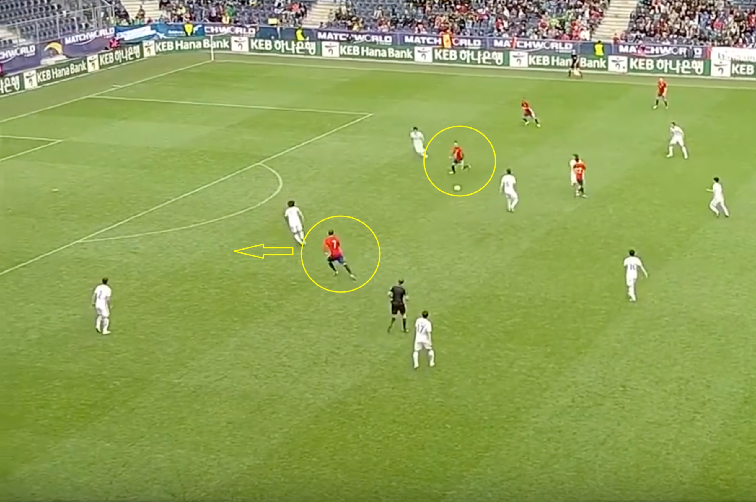 Aduriz's run opens the door for Morata.