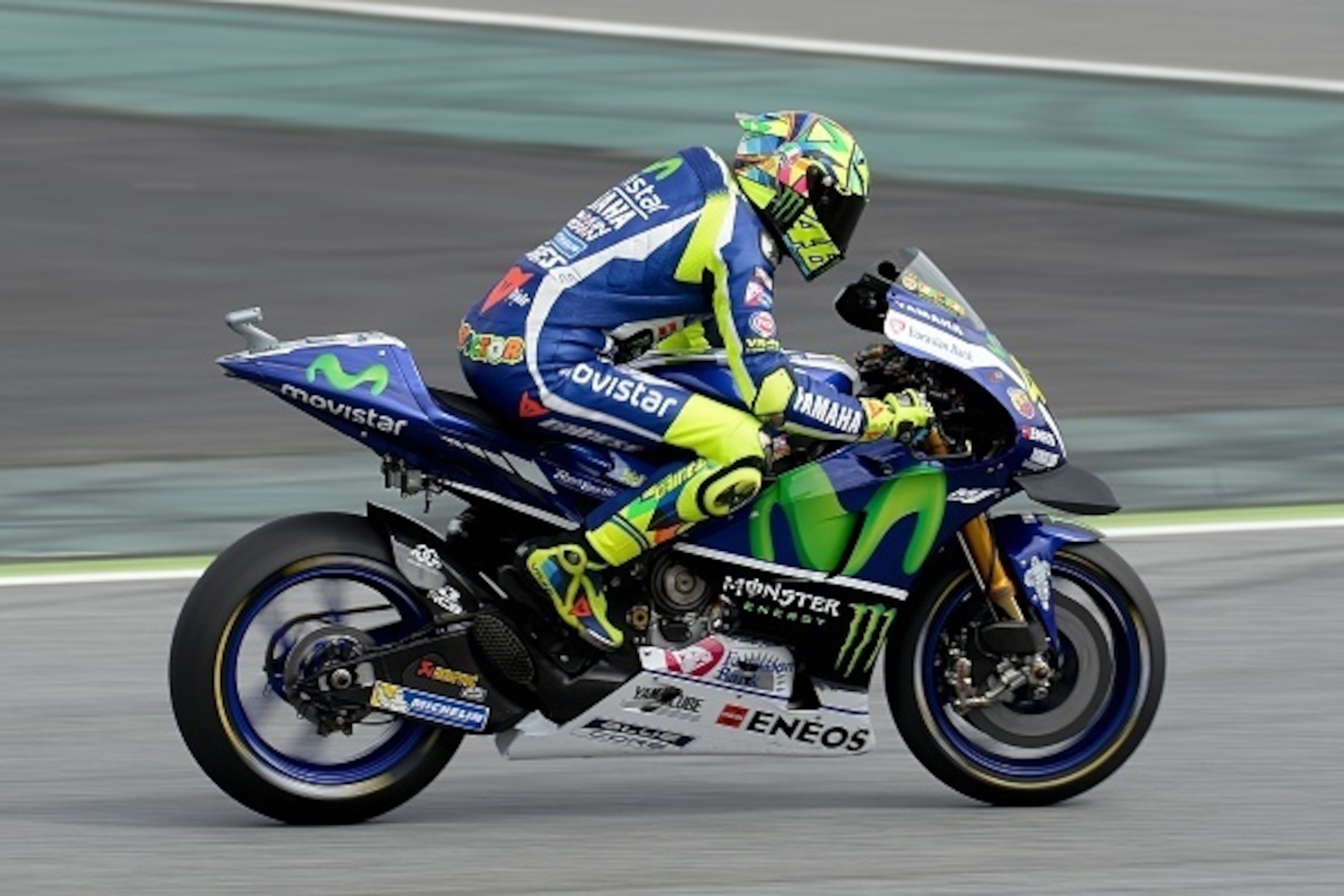 Movistar Yamaha MotoGP's Italian rider Valentino Rossi rides at the Catalunya racetrack in Montmelo, near Barcelona, on June 4, 2016, during the Catalunya Moto GP Grand Prix third free practice session. / AFP / JOSEP LAGO        (Photo credit should read 