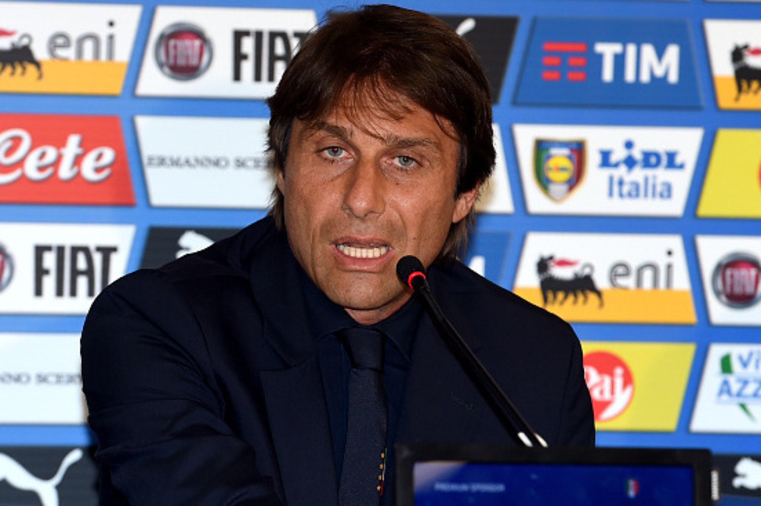 VERONA, ITALY - JUNE 05:  Head coach Italy Antonio Conte speaks to the media during a press conference at Stadio Marcantonio Bentegodi on June 5, 2016 in Verona, Italy.  (Photo by Claudio Villa/Getty Images)