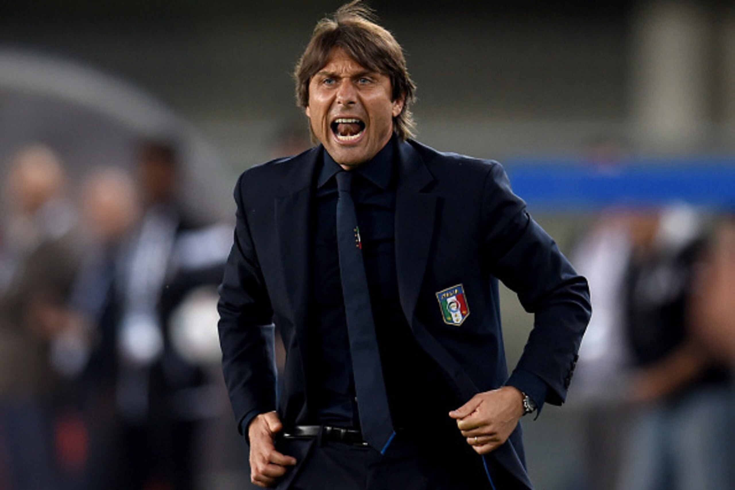VERONA, ITALY - JUNE 06:  Head coach Italy Antonio Conte reacts during the international friendly match between Italy and Finland on June 6, 2016 in Verona, Italy.  (Photo by Claudio Villa/Getty Images)