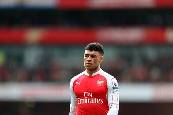 LONDON, ENGLAND - FEBRUARY 14 :  Alex Oxlade-Chamberlain of Arsenal during the Barclays Premier League match between Arsenal and Leicester City at the Emirates Stadium on February 14, 2016 in London, England.  (Photo by Catherine Ivill - AMA/Getty Images)