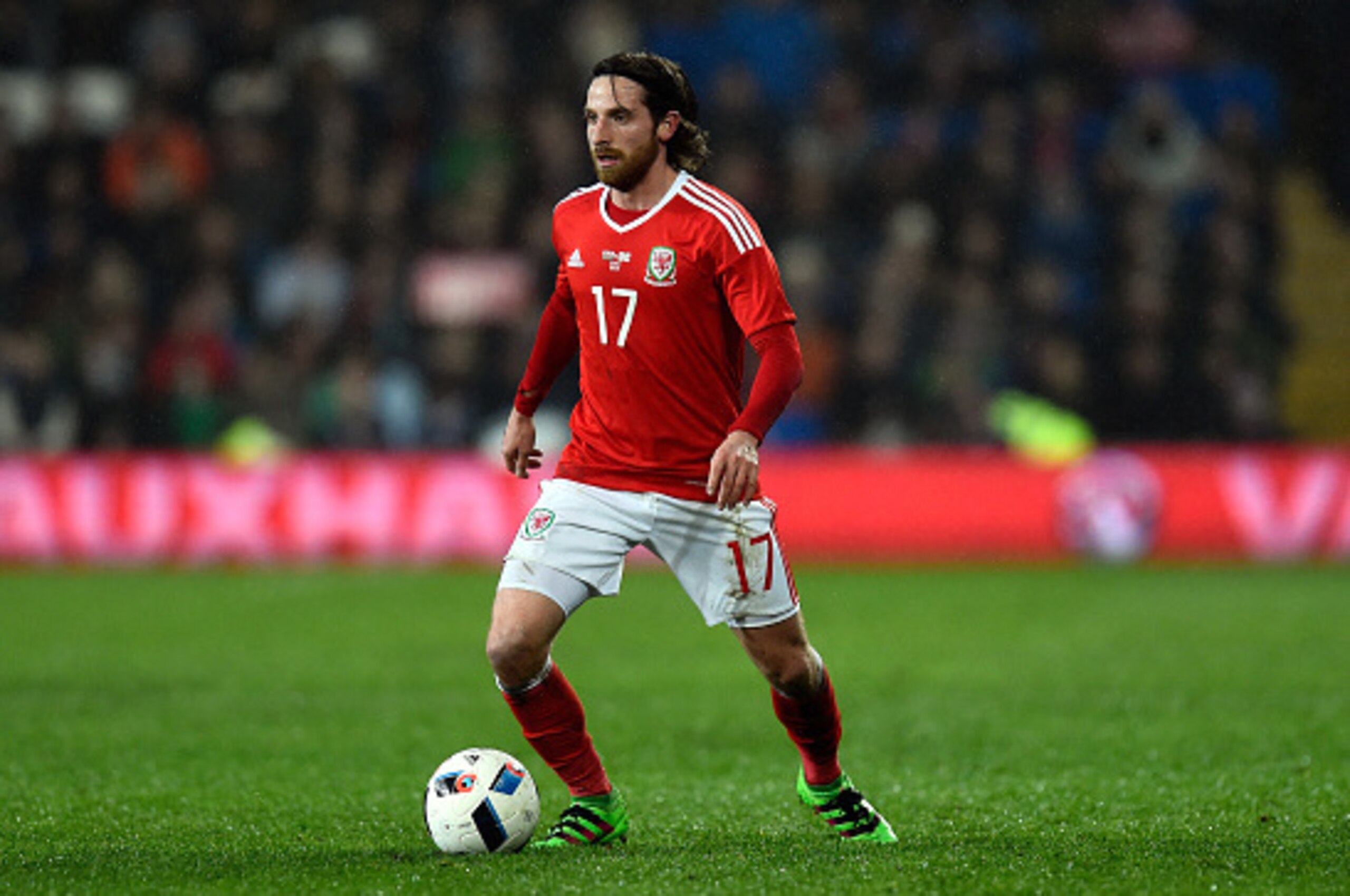 CARDIFF, WALES - MARCH 24:  Wales player Joe Allen in action during the International friendly match between Wales and Northern Ireland at Cardiff City Stadium on March 24, 2016 in Cardiff, Wales.  (Photo by Stu Forster/Getty Images)