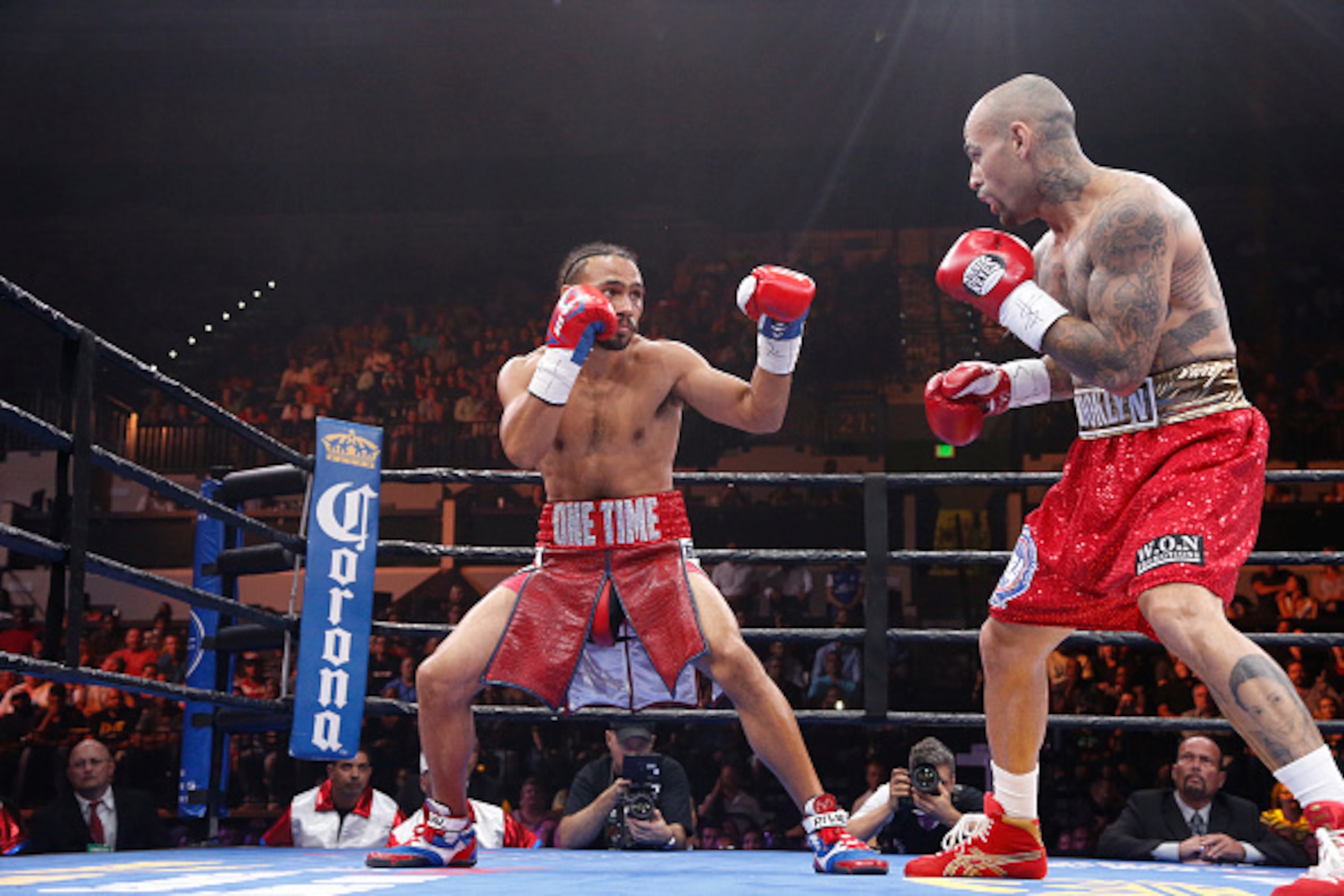 TAMPA, FL - JULY 11:  Keith Thurman (L) exchanges blows with Luis Collazo during their WBA Welterweight fight on July 11, 2015 at the USF Sun Dome in Tampa, Florida.  (Photo by Brian Blanco/Getty Images)