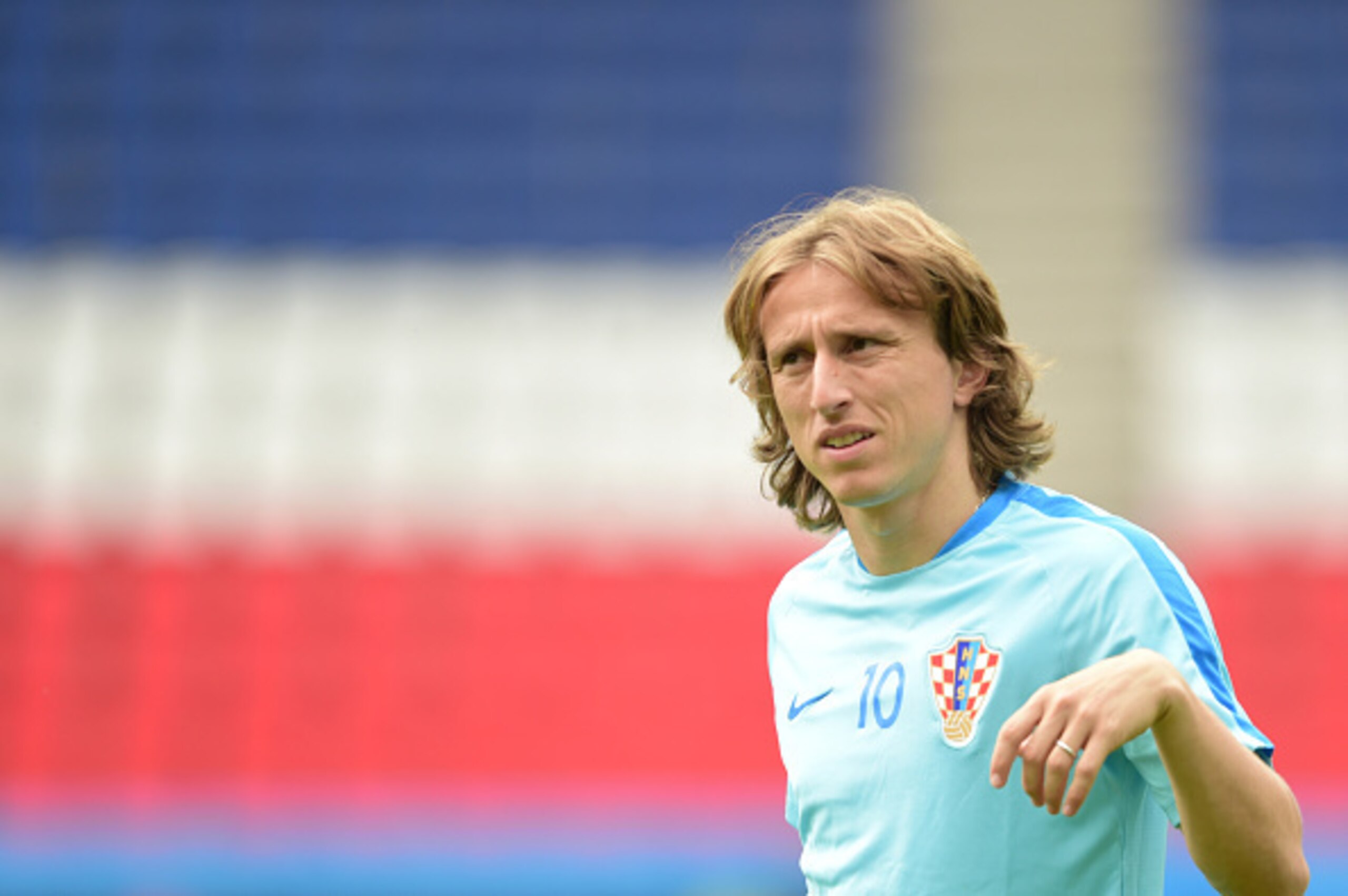 Croatia's Luka Modric is pictured during a training session on the eve of the team's opening match for the Euro 2016 European football tournament at the Parc des Princes in Paris on June 11, 2016. / AFP / BULENT KILIC (Photo credit should read BULE Croatia's Luka Modric is pictured during a training session on the eve of the team's opening match for the Euro 2016 European football tournament at the Parc des Princes in Paris on June 11, 2016. / AFP / BULENT KILIC (Photo credit should read BULE