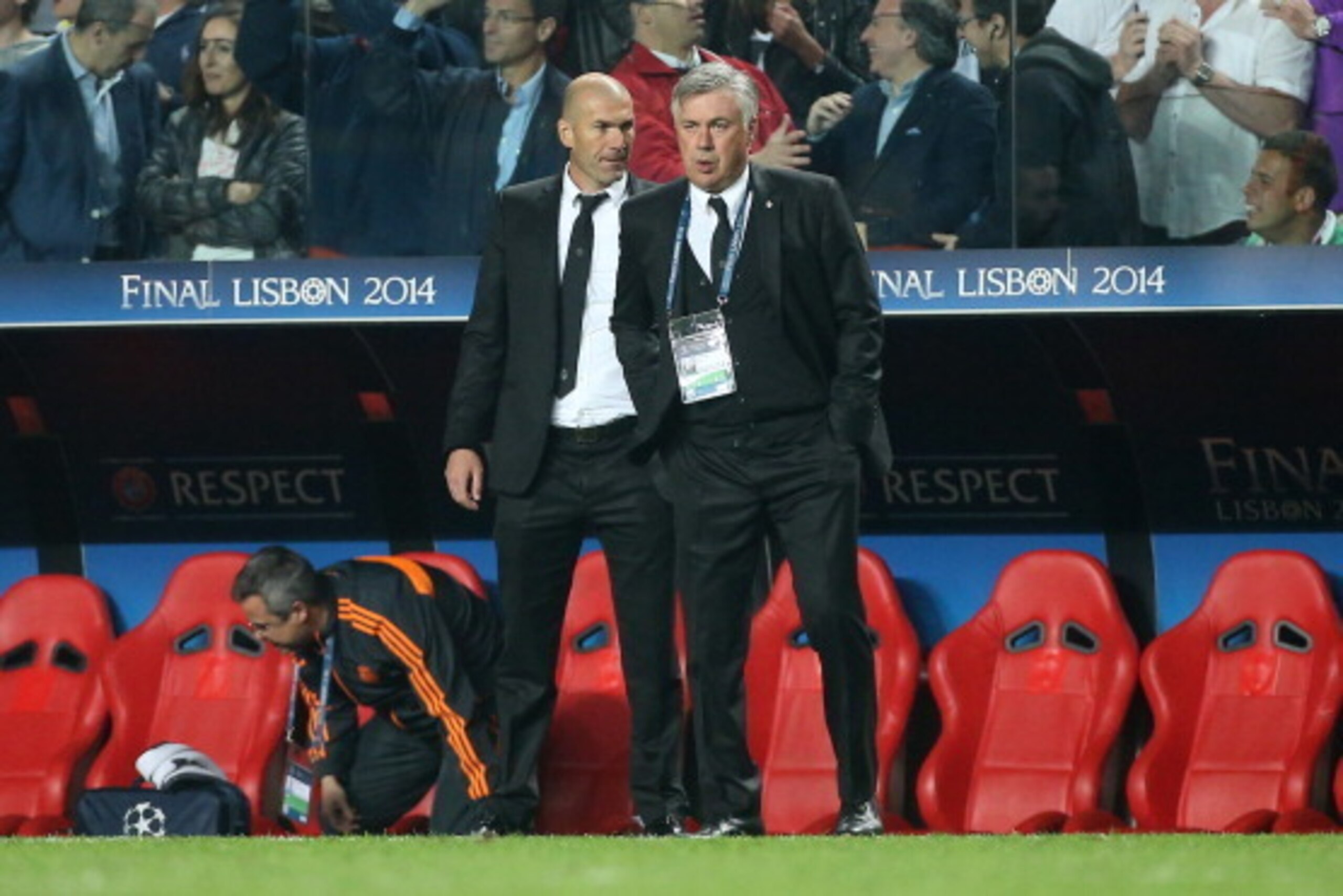 LISBON, PORTUGAL - MAY 24: Coach of Real Madrid Carlo Ancelotti and his assistant-coach Zinedine Zidane look on during the UEFA Champions League final between Real Madrid and Atletico de Madrid at Estadio da Luz stadium on May 24, 2014 in Lisbon, Portugal