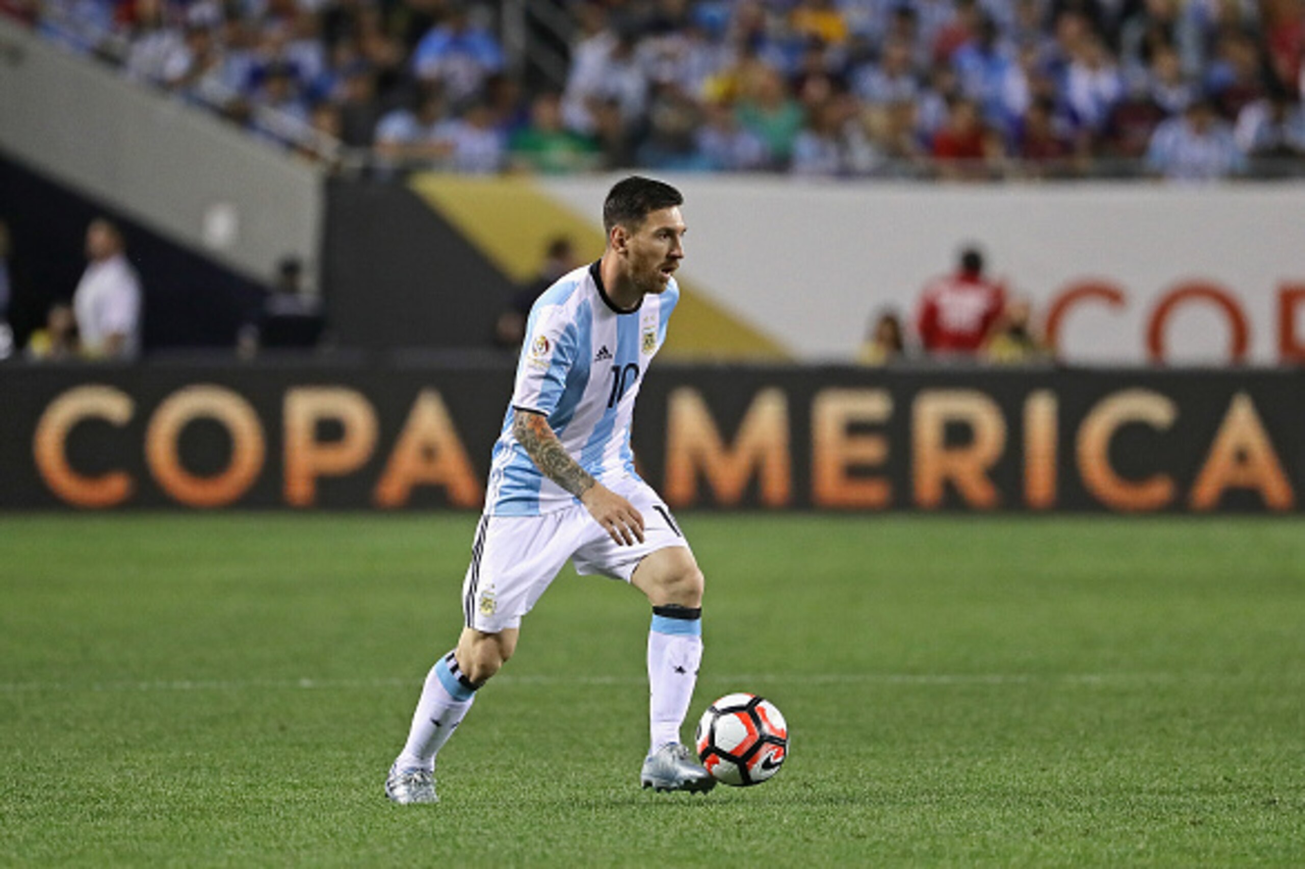 CHICAGO, IL - JUNE 10:  Lionel Messi #10 of Argentina is seen playing against Panama during a match in the 2016 Copa America Centenario at Soldier Field on June 10, 2016 in Chicago, Illinois. Argentina defeated Panama 5-0.  (Photo by Jonathan Daniel/Getty
