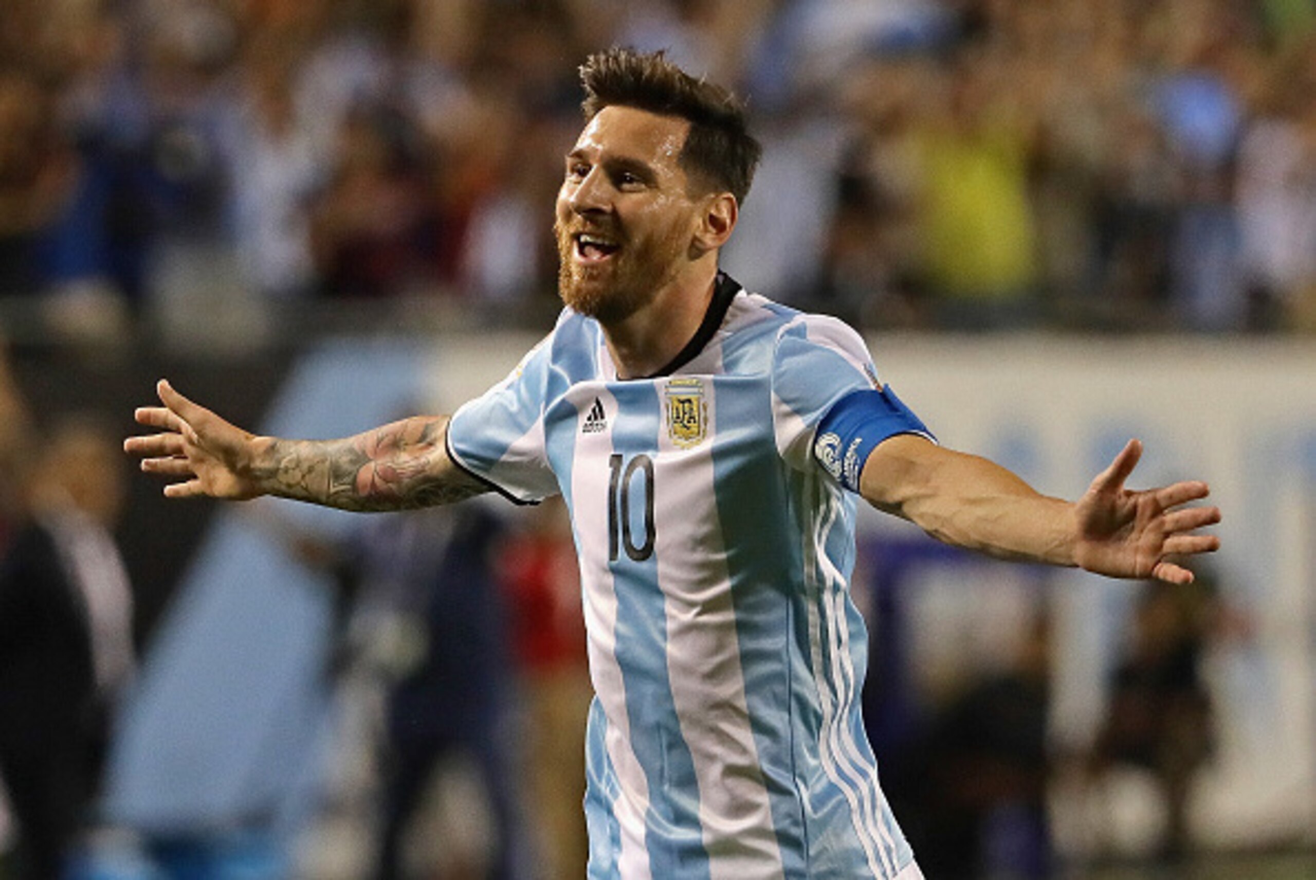CHICAGO, IL - JUNE 10:  Lionel Messi #10 of Argentina celebrates his second goal against Panama during a match in the 2016 Copa America Centenario at Soldier Field on June 10, 2016 in Chicago, Illinois. Argentina defeated Panama 5-0.  (Photo by Jonathan D