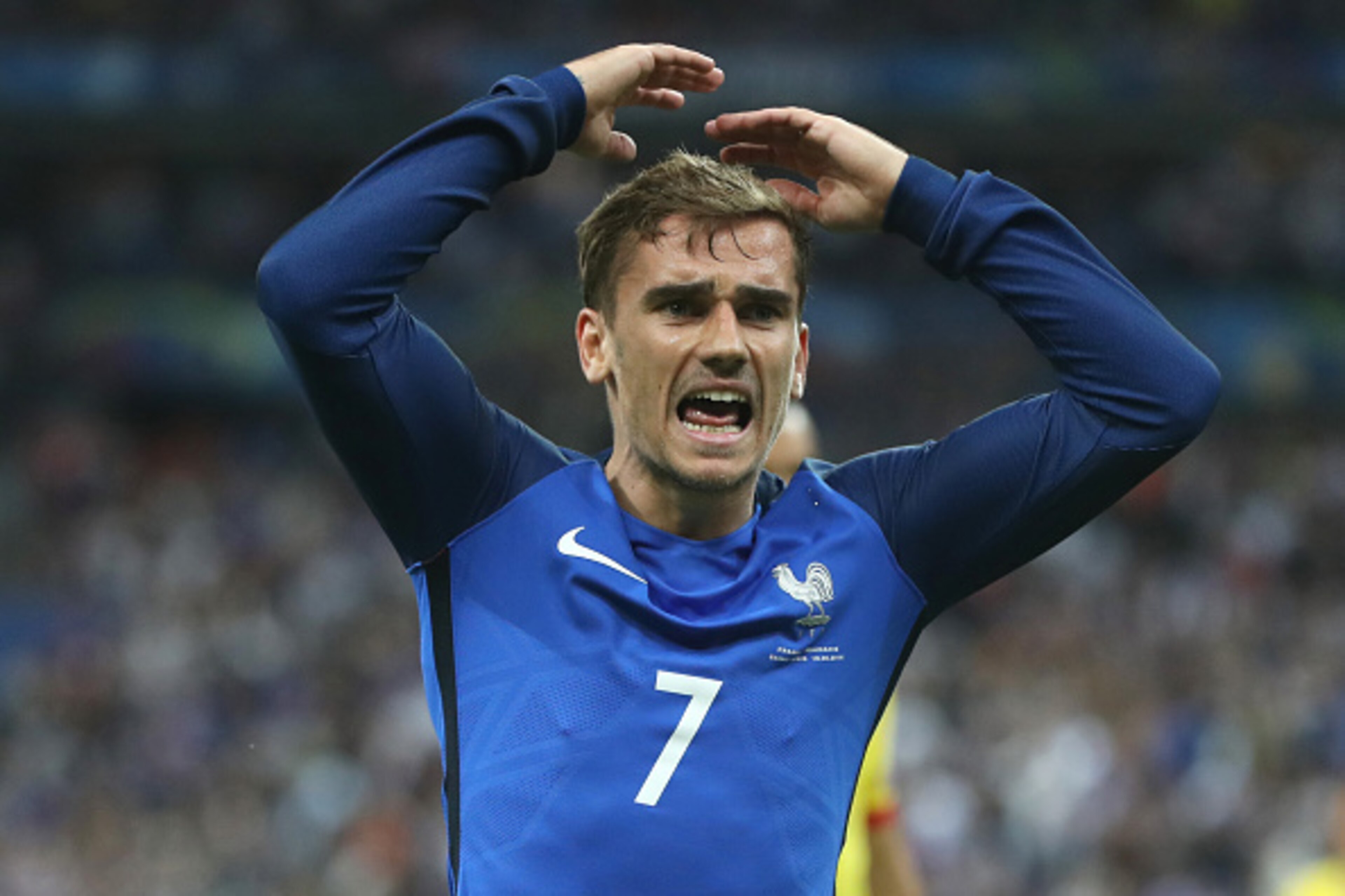 PARIS, FRANCE - JUNE 10: Antoine Griezmann of France reacts during the UEFA EURO 2016 Group A match between France and Romania at Stade de France on June 10, 2016 in Paris, France. (Photo by Ian MacNicol/Getty Images) PARIS, FRANCE - JUNE 10: Antoine Griezmann of France reacts during the UEFA EURO 2016 Group A match between France and Romania at Stade de France on June 10, 2016 in Paris, France. (Photo by Ian MacNicol/Getty Images)