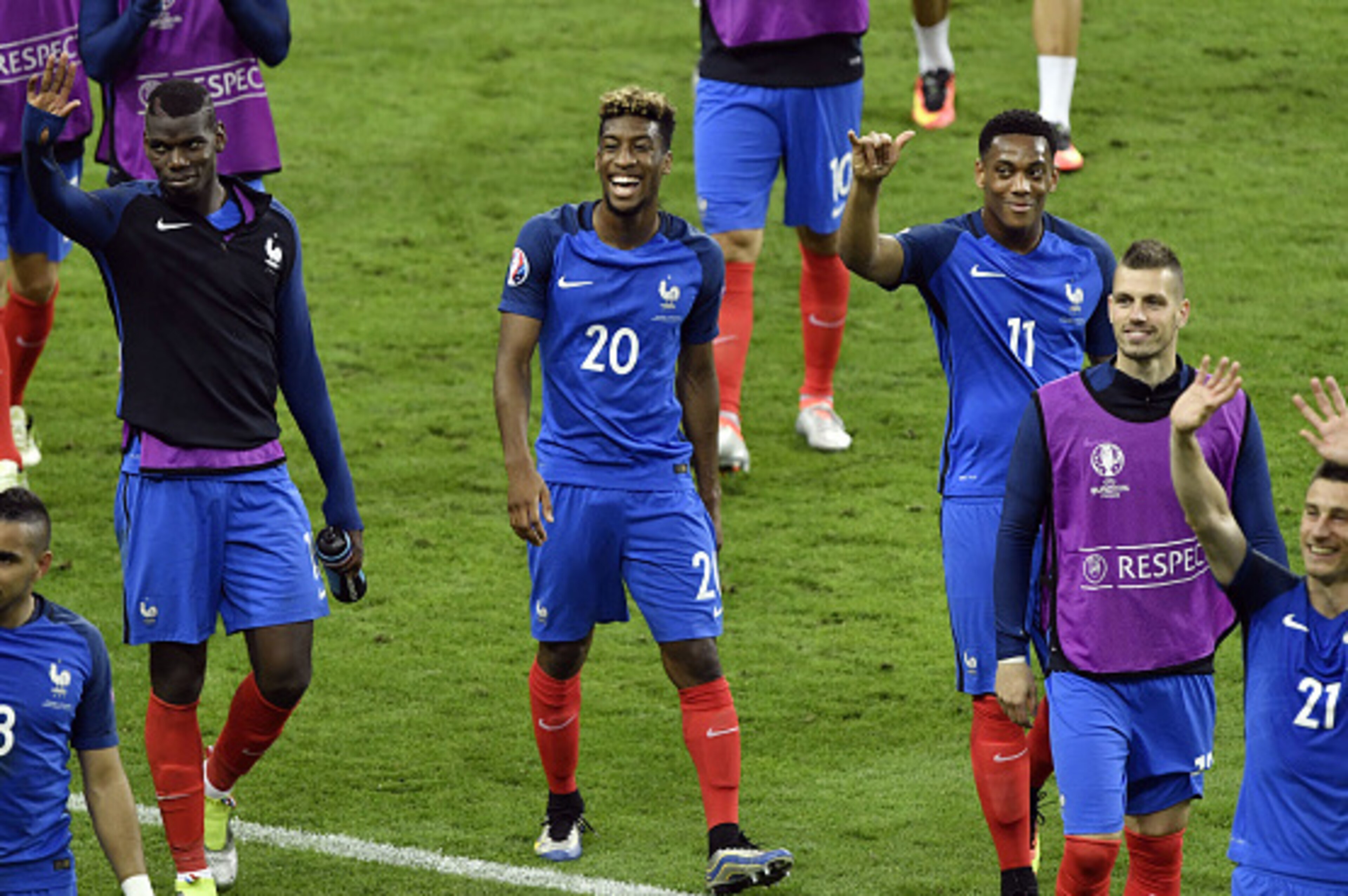 France's midfielder Paul Pogba, France's forward Kingsley Coman, France's forward Anthony Martial, France's midfielder Morgan Schneiderlin and France's defender Laurent Koscielny celebrate their team's win after the Euro 2016 group A football match betwe France's midfielder Paul Pogba, France's forward Kingsley Coman, France's forward Anthony Martial, France's midfielder Morgan Schneiderlin and France's defender Laurent Koscielny celebrate their team's win after the Euro 2016 group A football match betwe