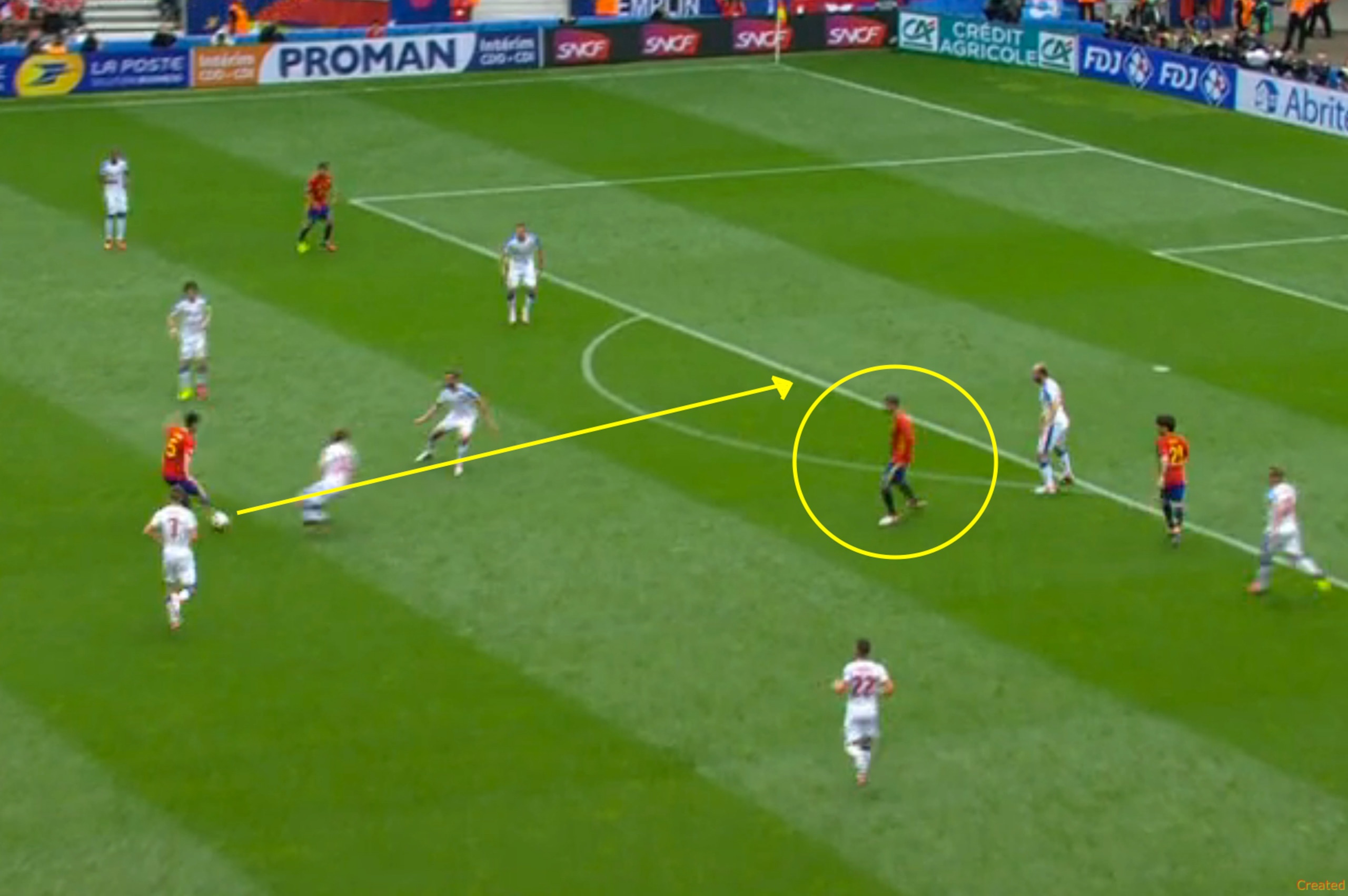 A pass is on for Sergio Busquets but Morata is moving away from the box instead of into it. A pass is on for Sergio Busquets but Morata is moving away from the box instead of into it.