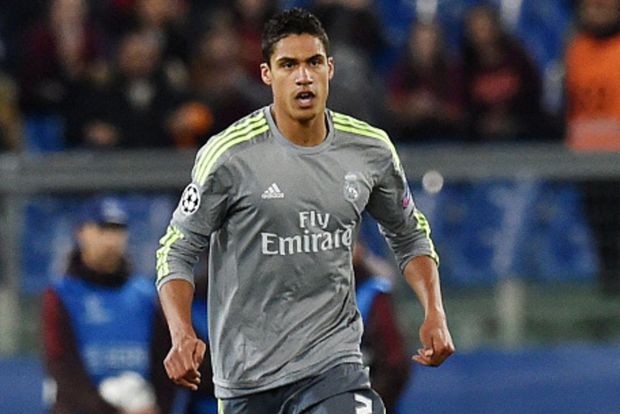 ROME, ITALY - FEBRUARY 17:  Raphael Varane of Real Madrid CF in action during the UEFA Champions League Round of 16 First Leg match between AS Roma and Real Madrid CF at Stadio Olimpico on February 17, 2016 in Rome, Italy.  (Photo by Giuseppe Bellini/Gett