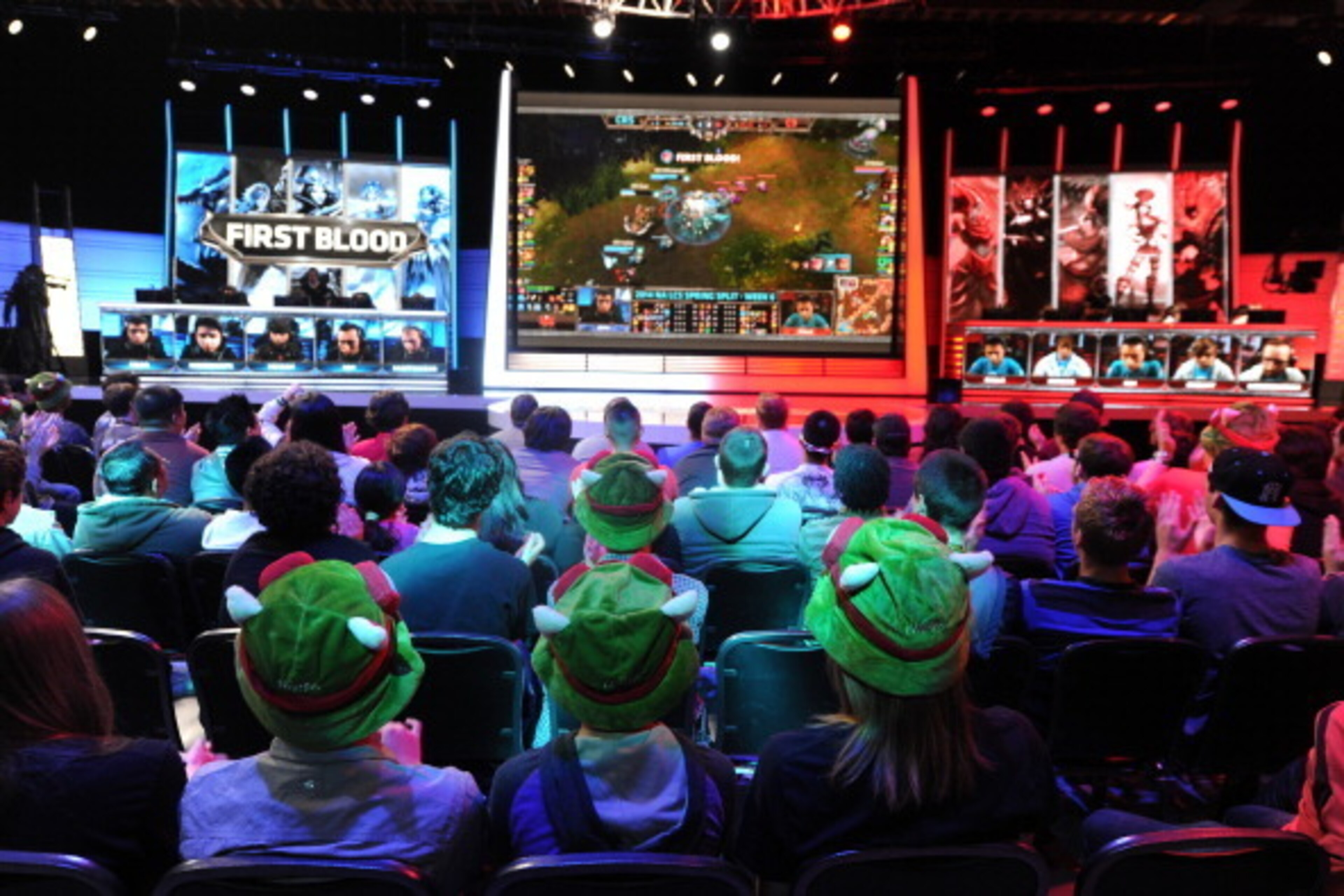 The studio audience watches a match between professional Team Curse and Cloud 9 during the League of Legends North American Championship Series Spring round robin competition, at the MBS Media Campus in Manhattan Beach, California February 22, 2014.  Leag