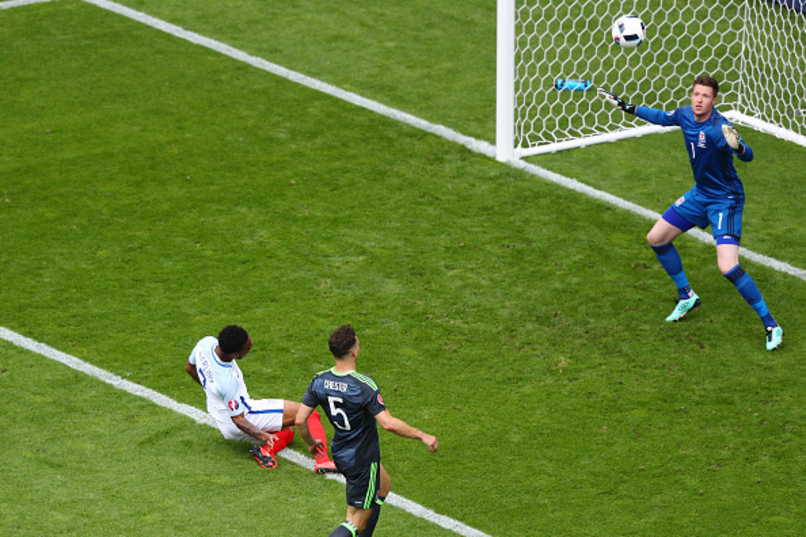 LENS, FRANCE - JUNE 16: Raheem Sterling of England misses a goal opportunity during the UEFA EURO 2016 Group B match between England and Wales at Stade Bollaert-Delelis on June 16, 2016 in Lens, France.  (Photo by Clive Rose/Getty Images)