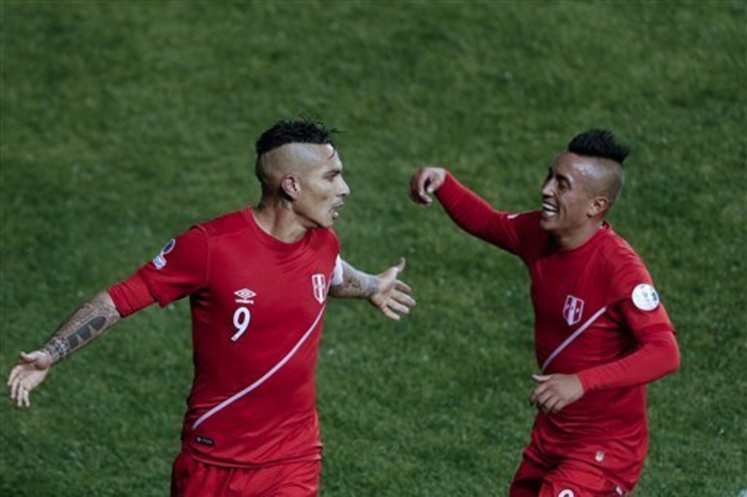 Cueva and Guerrero can cause any defence problems.