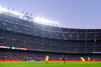 BARCELONA, SPAIN - NOVEMBER 08:  Neymar of FC Barcelona controls the ball to score his team's third goal during the La Liga match between FC Barcelona and Villarreal CF at Camp Nou on November 8, 2015 in Barcelona, Spain.  (Photo by David Ramos/Getty Imag