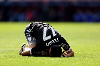 BIRMINGHAM, ENGLAND - APRIL 02: Pedro of Chelsea during the Barclays Premier League match between Aston Villa and Chelsea at Villa Park on April 2, 2016 in Birmingham, England. (Photo by James Baylis - AMA/Getty Images)