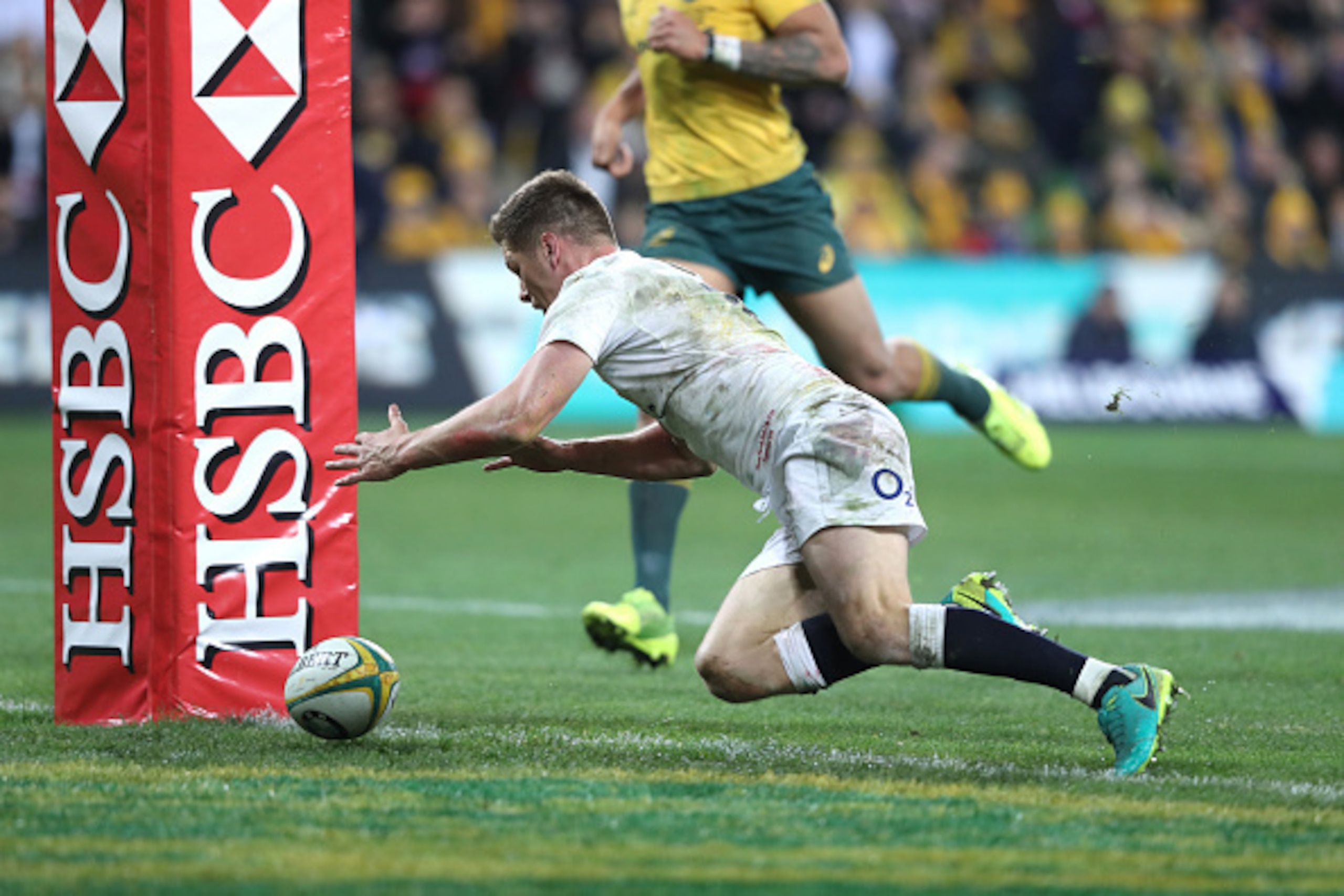 MELBOURNE, AUSTRALIA - JUNE 18:  Owen Farrell of England dives ove for the winning try during the International Test match between the Australian Wallabies and England at AAMI Park on June 18, 2016 in Melbourne, Australia.  (Photo by David Rogers/Getty Im