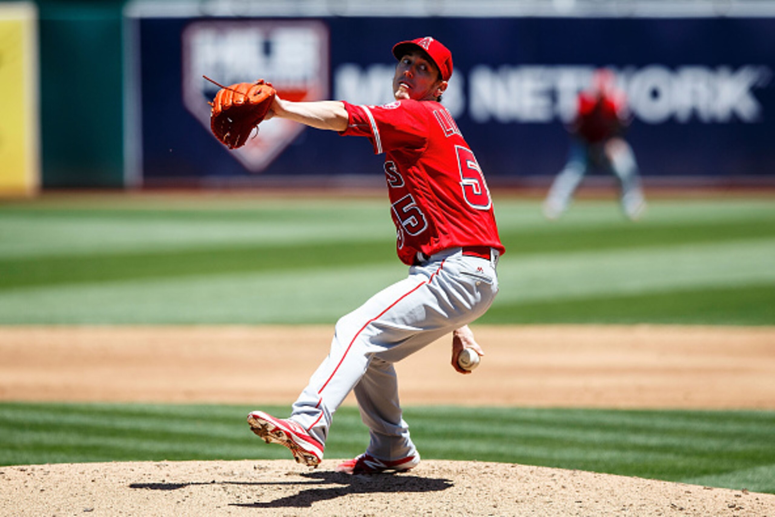 OAKLAND, CA - JUNE 18: Tim Lincecum #55 of the Los Angeles Angels of Anaheim pitches against the Oakland Athletics during the third inning at the Oakland Coliseum on June 18, 2016 in Oakland, California. The Los Angeles Angels of Anaheim defeated the Oakl