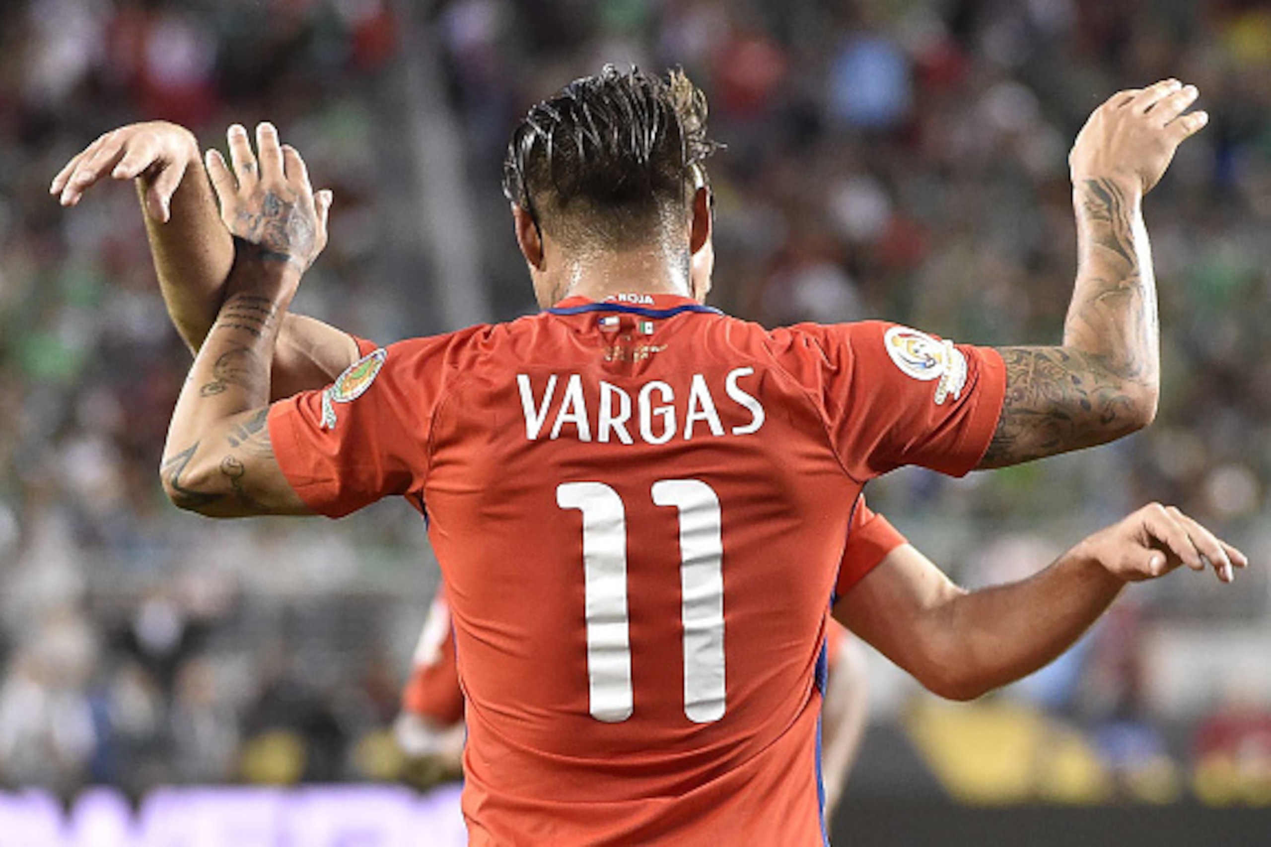 Chile's Eduardo Vargas celebrates after scoring against Mexico during the Copa America Centenario quarterfinal football match in Santa Clara, California, United States, on June 18, 2016.  / AFP / OMAR TORRES        (Photo credit should read OMAR TORRES/AF