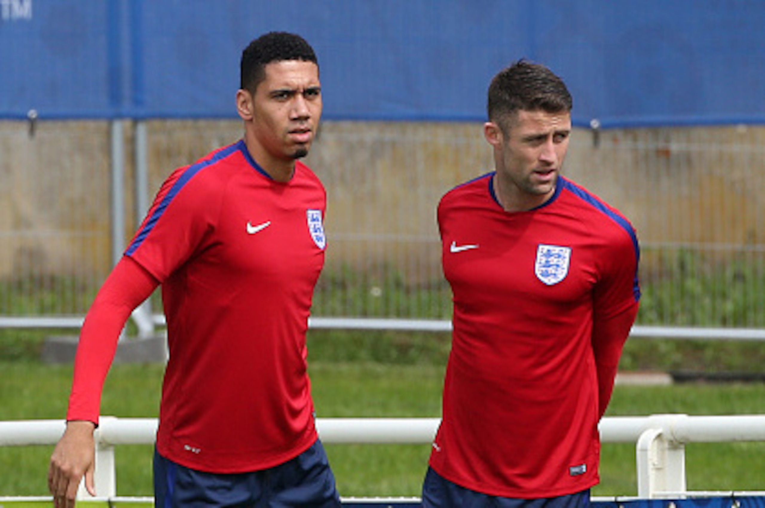 CHANTILLY, FRANCE - JUNE 10: Chris Smalling and Gary Cahill of England warm up during the training session ahead of the UEFA EURO 2016 at Stade des Bourgognes on June 10, 2016 in Chantilly, France. (Photo by Jean Catuffe/Getty Images)