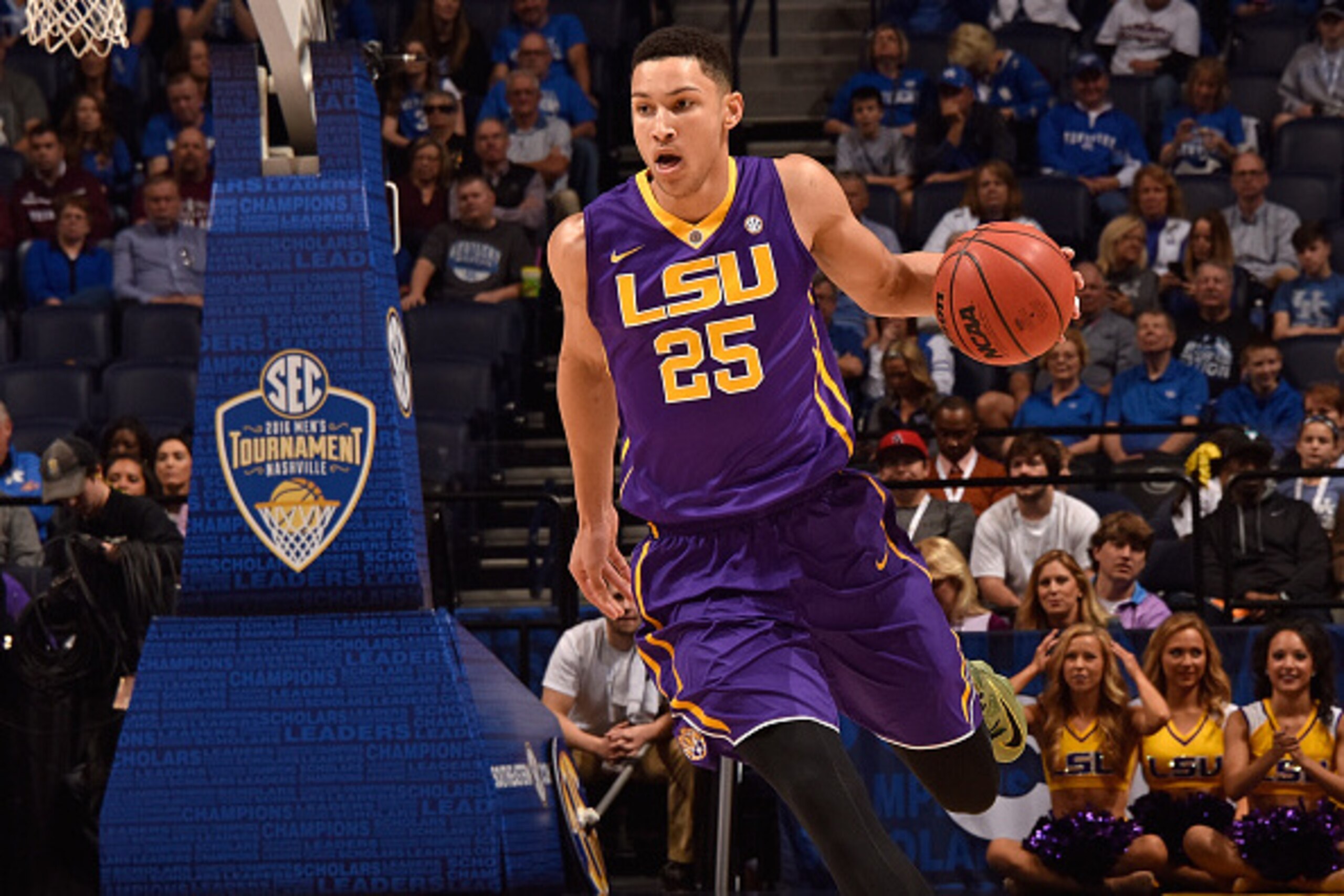 NASHVILLE, TENNESSEE - MARCH 12:  Ben Simmons #25 of the LSU Tigers plays against the Texas A&M Aggies in an SEC Basketball Tournament Semifinals game at Bridgestone Arena on March 12, 2016 in Nashville, Tennessee.  (Photo by Frederick Breedon/Getty Image
